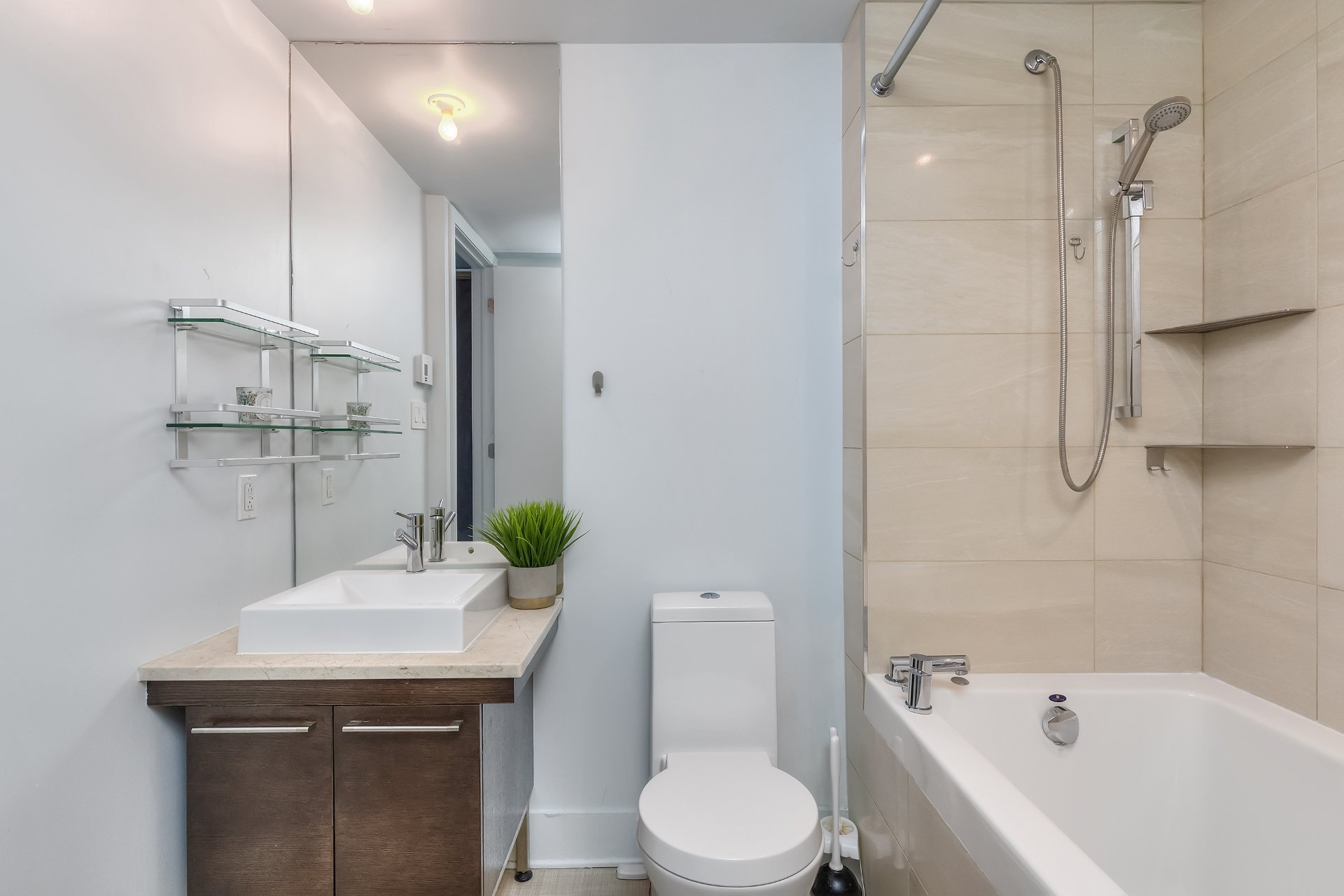 Salle de bains attenante à la CCP