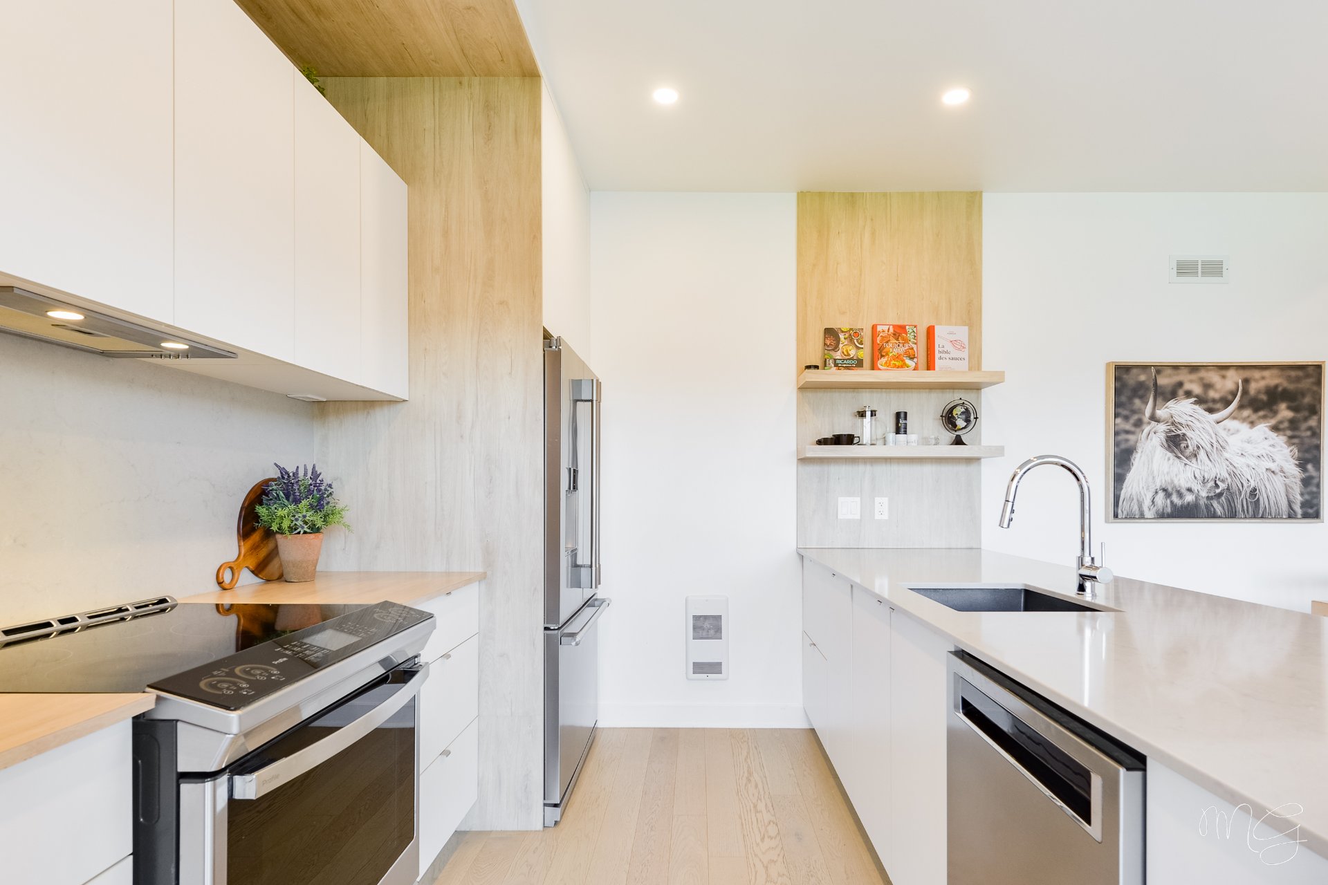 Photo - Kitchen