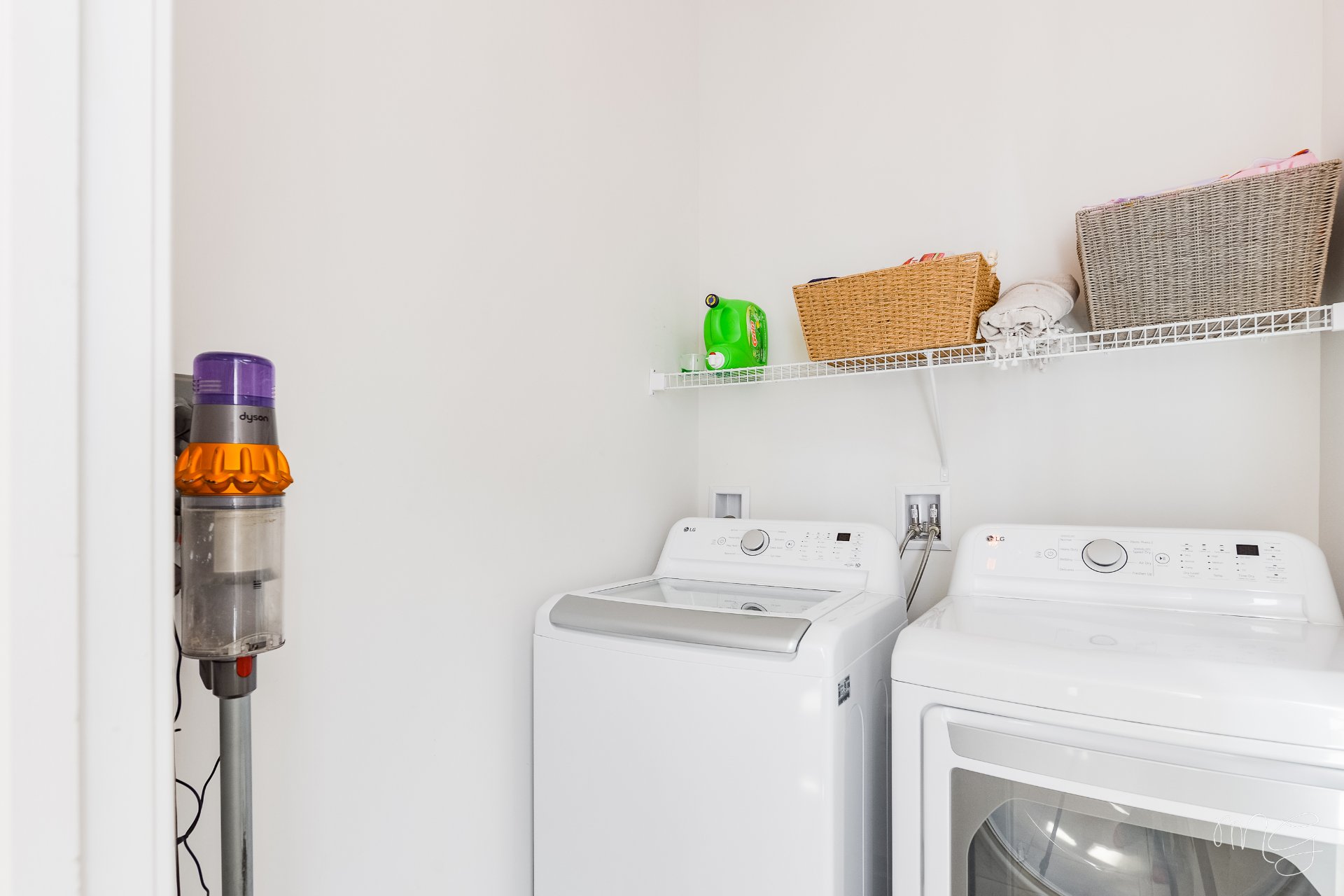 Photo - Laundry room