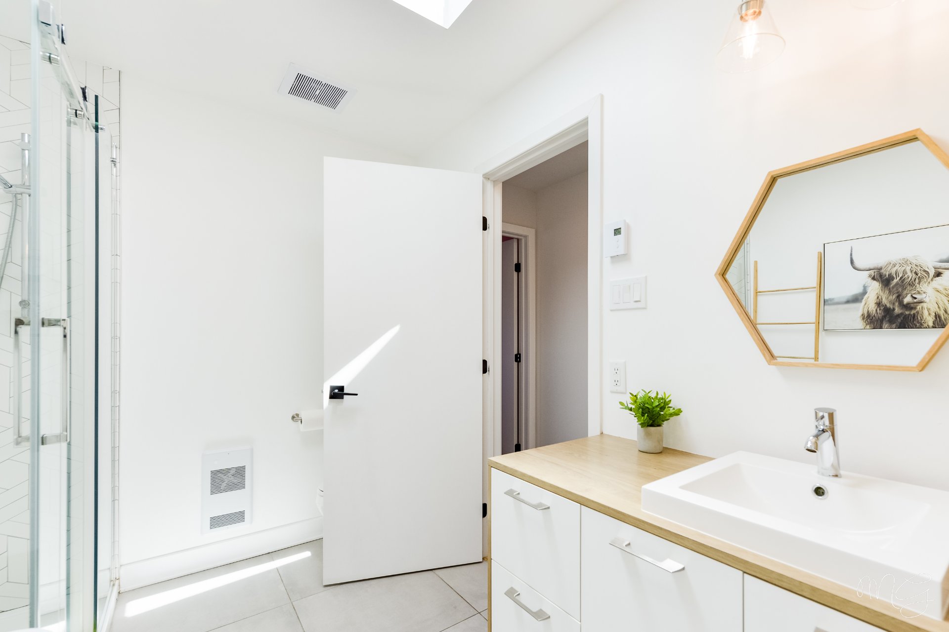 Photo - Bathroom