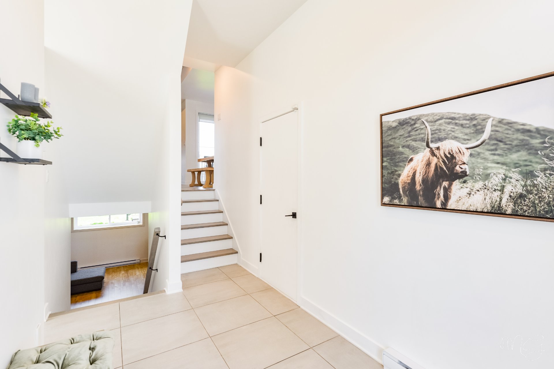 Photo - Hallway