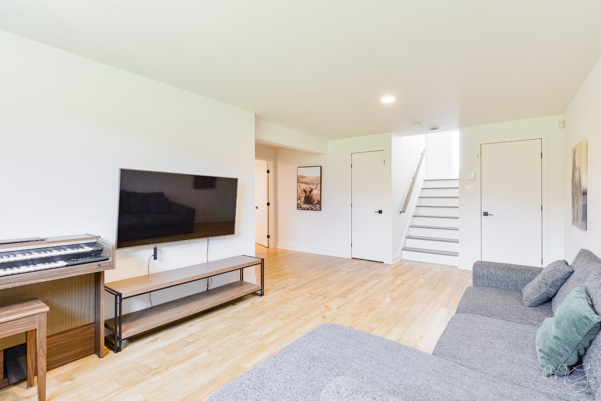 Photo - Family room