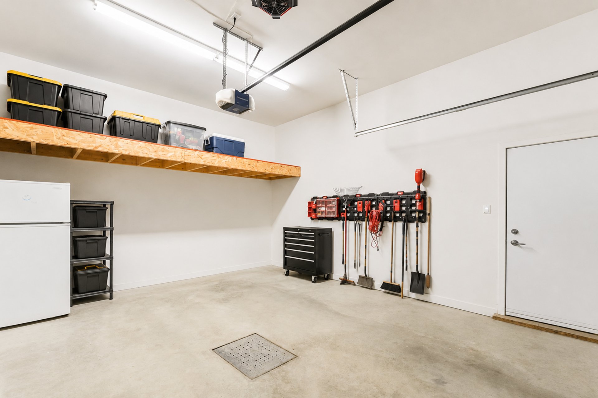 Photo - Garage