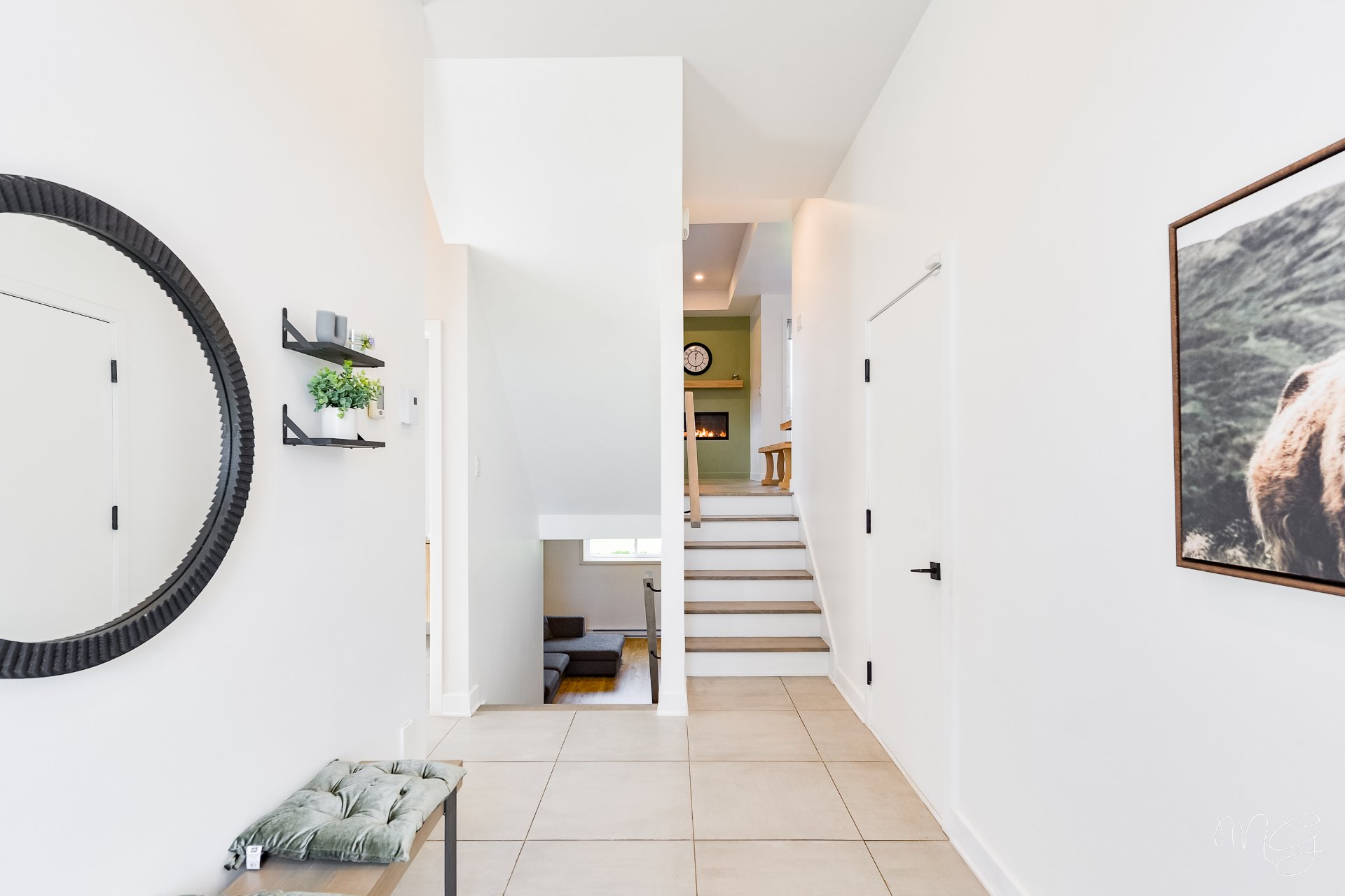 Photo - Hallway