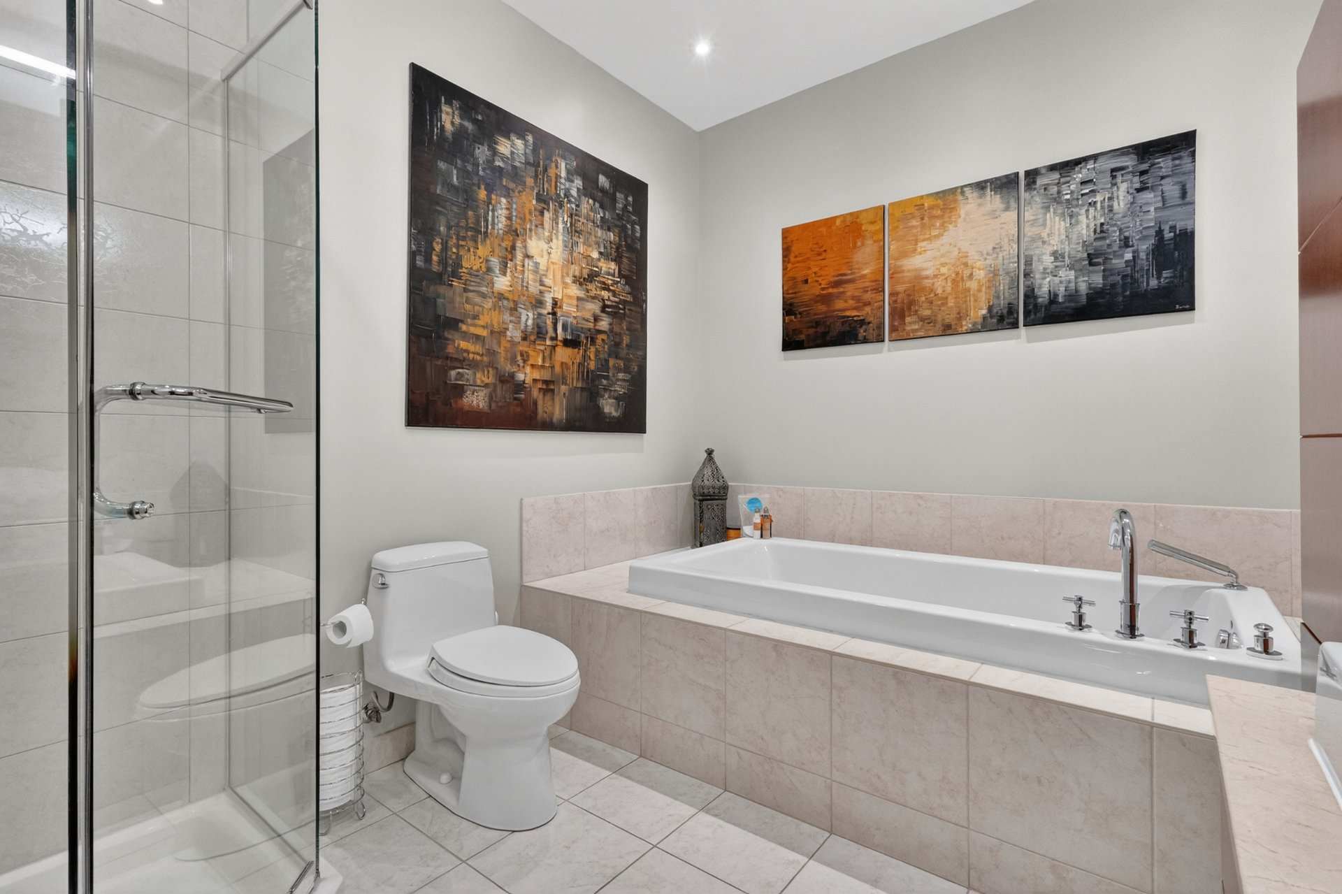 Salle de bains attenante à la CCP