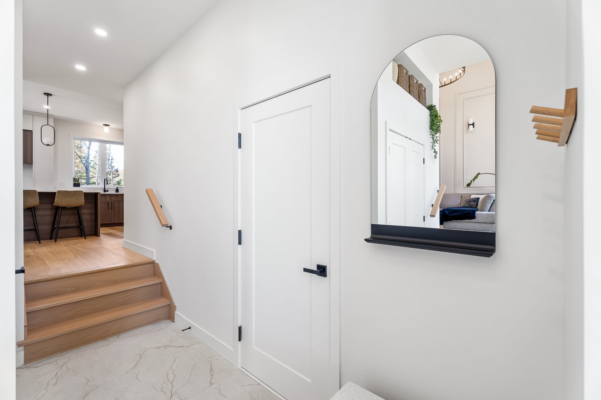Photo - PASAGEWAY