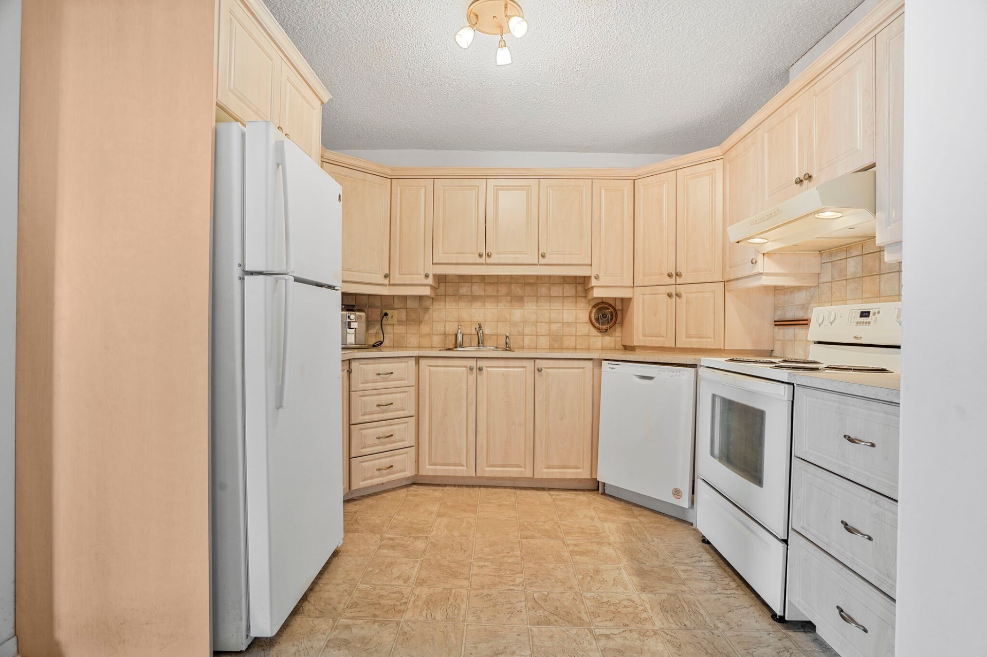Photo - Kitchen