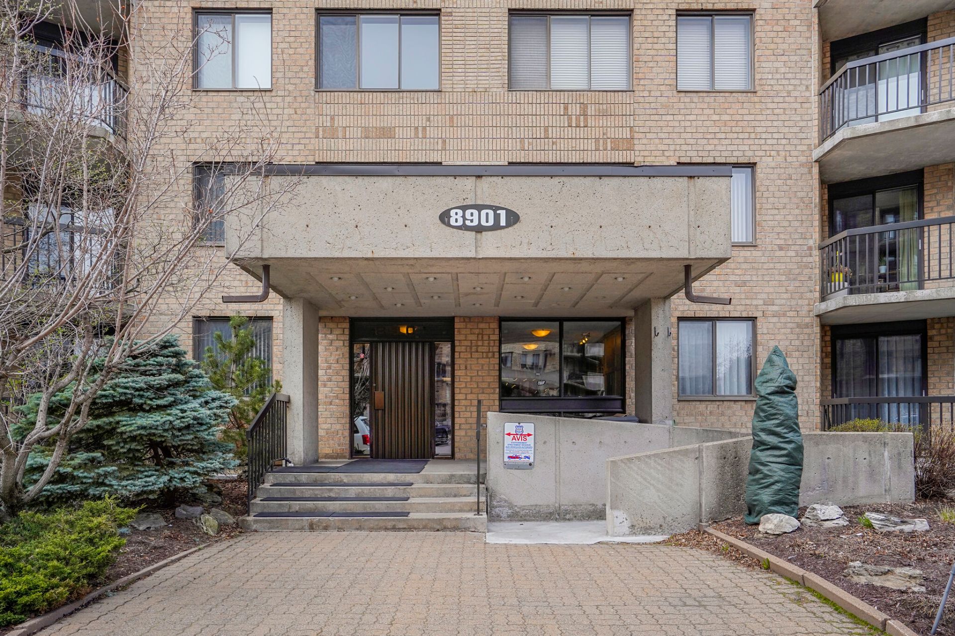 Photo - Frontage