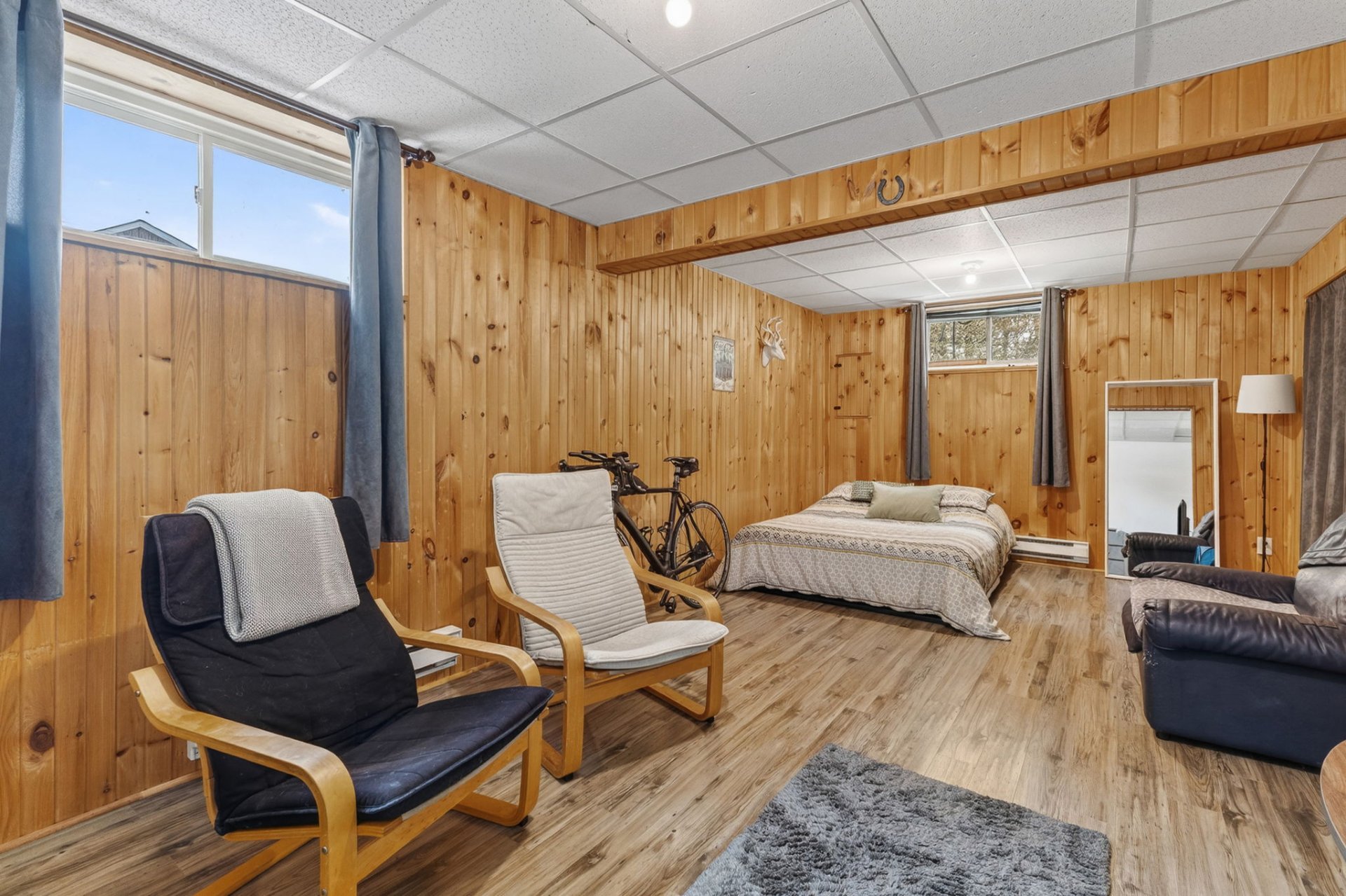 Photo - Family room