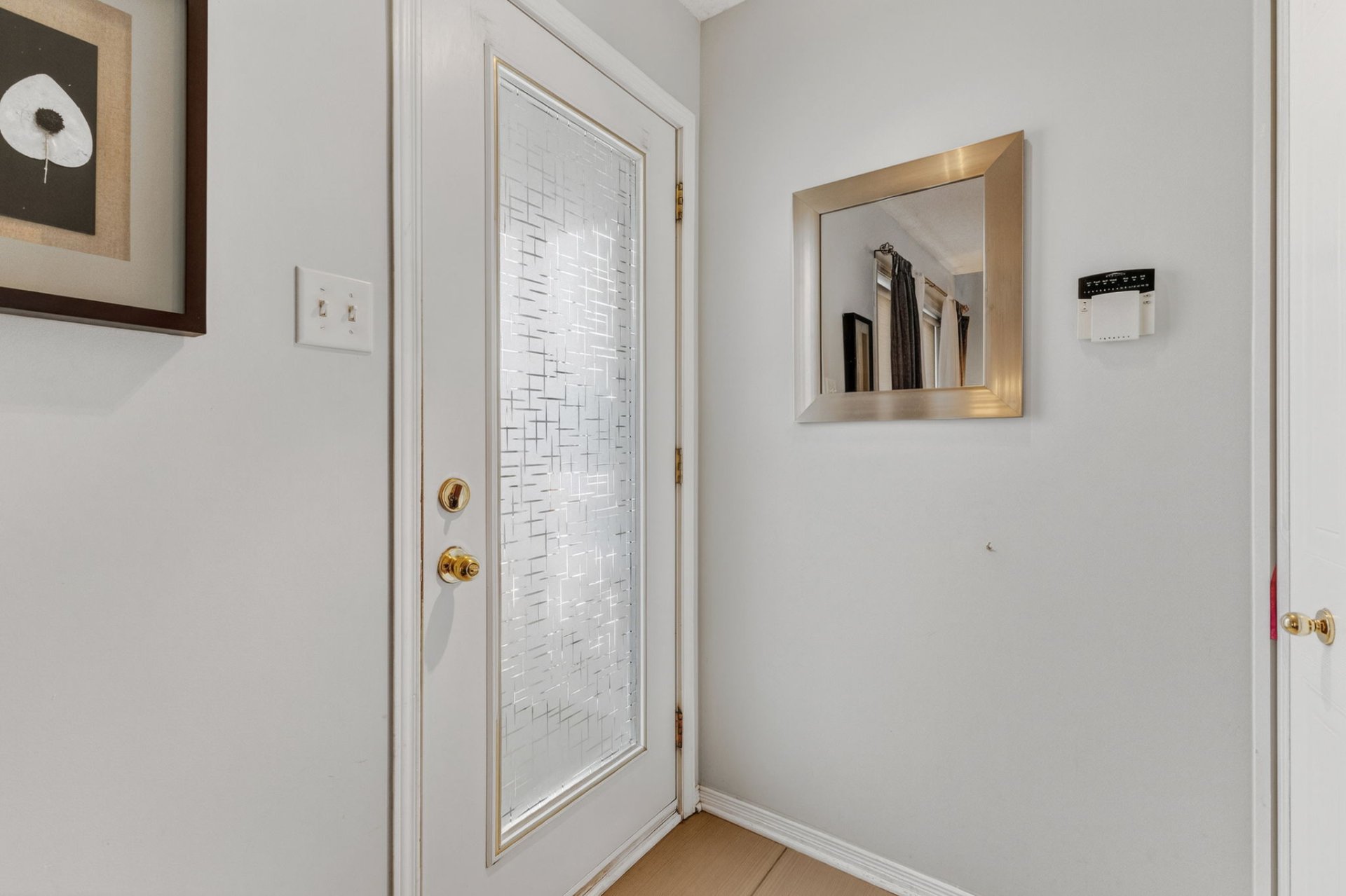 Photo - Hallway