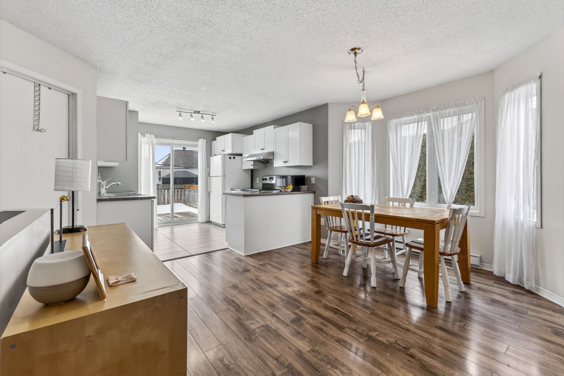 Photo - Dining room