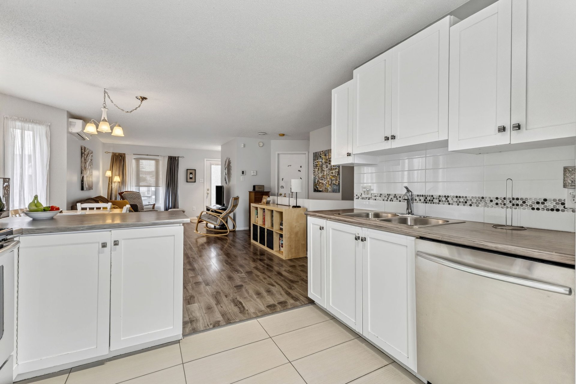 Photo - Kitchen