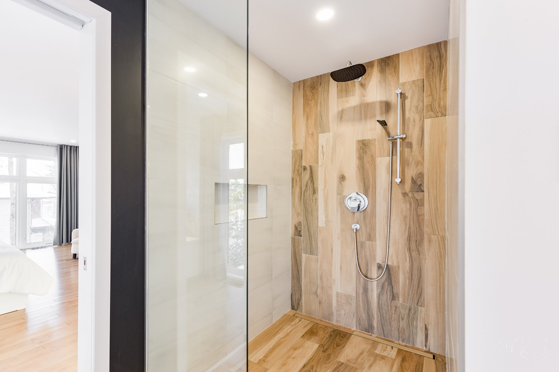 Photo - Salle de bains attenante à la CCP