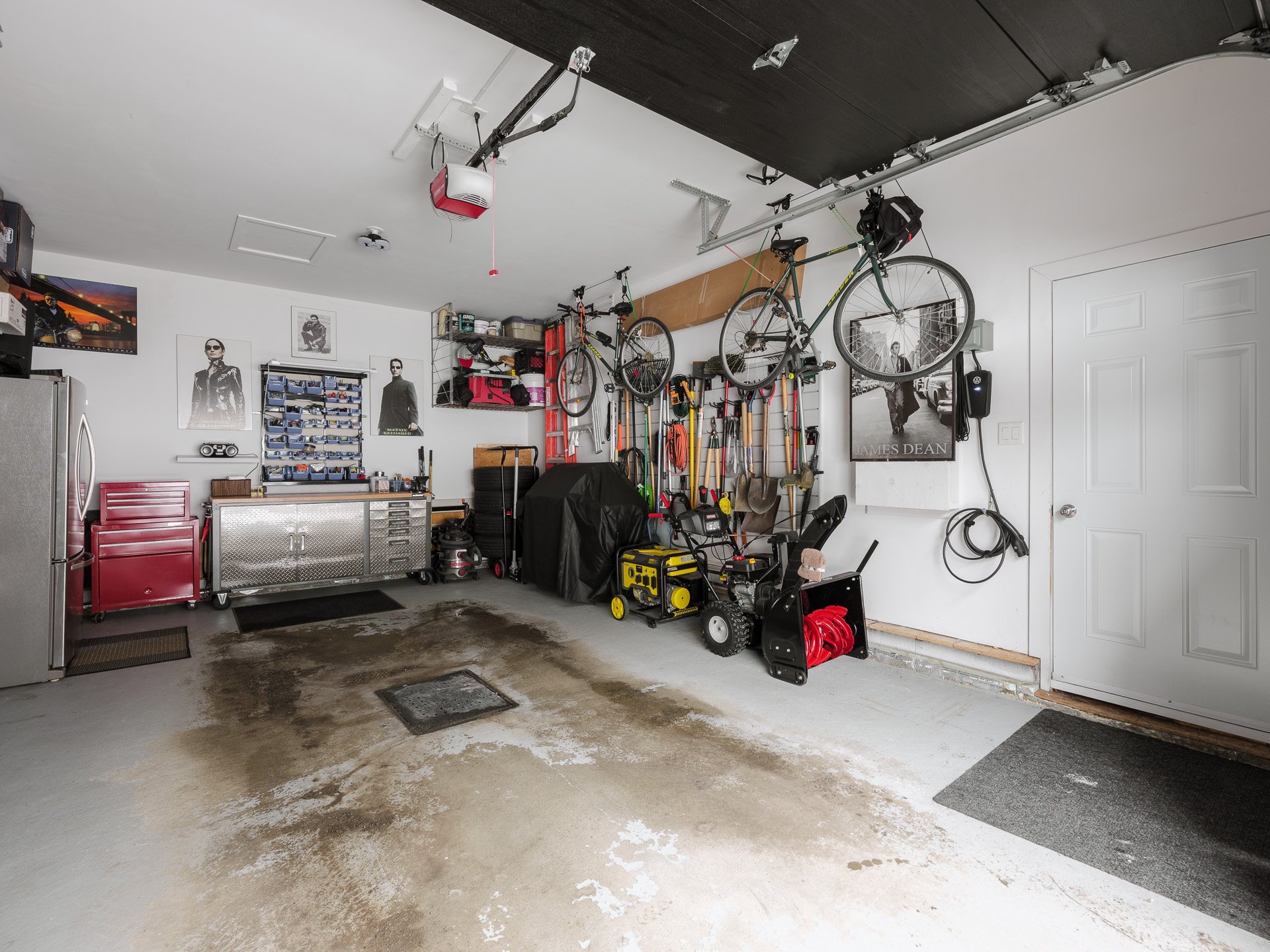Photo - Garage