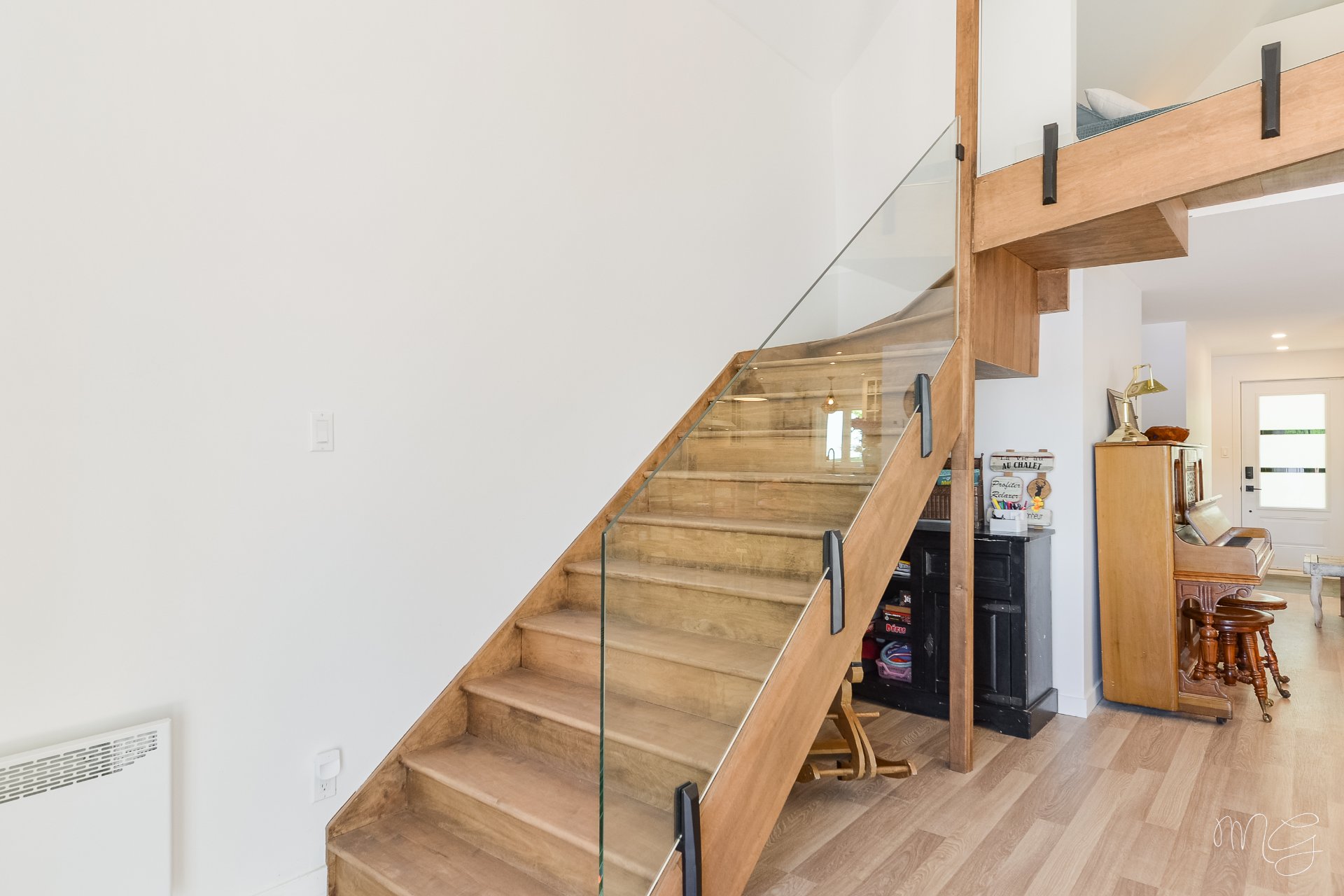Photo - Mezzanine