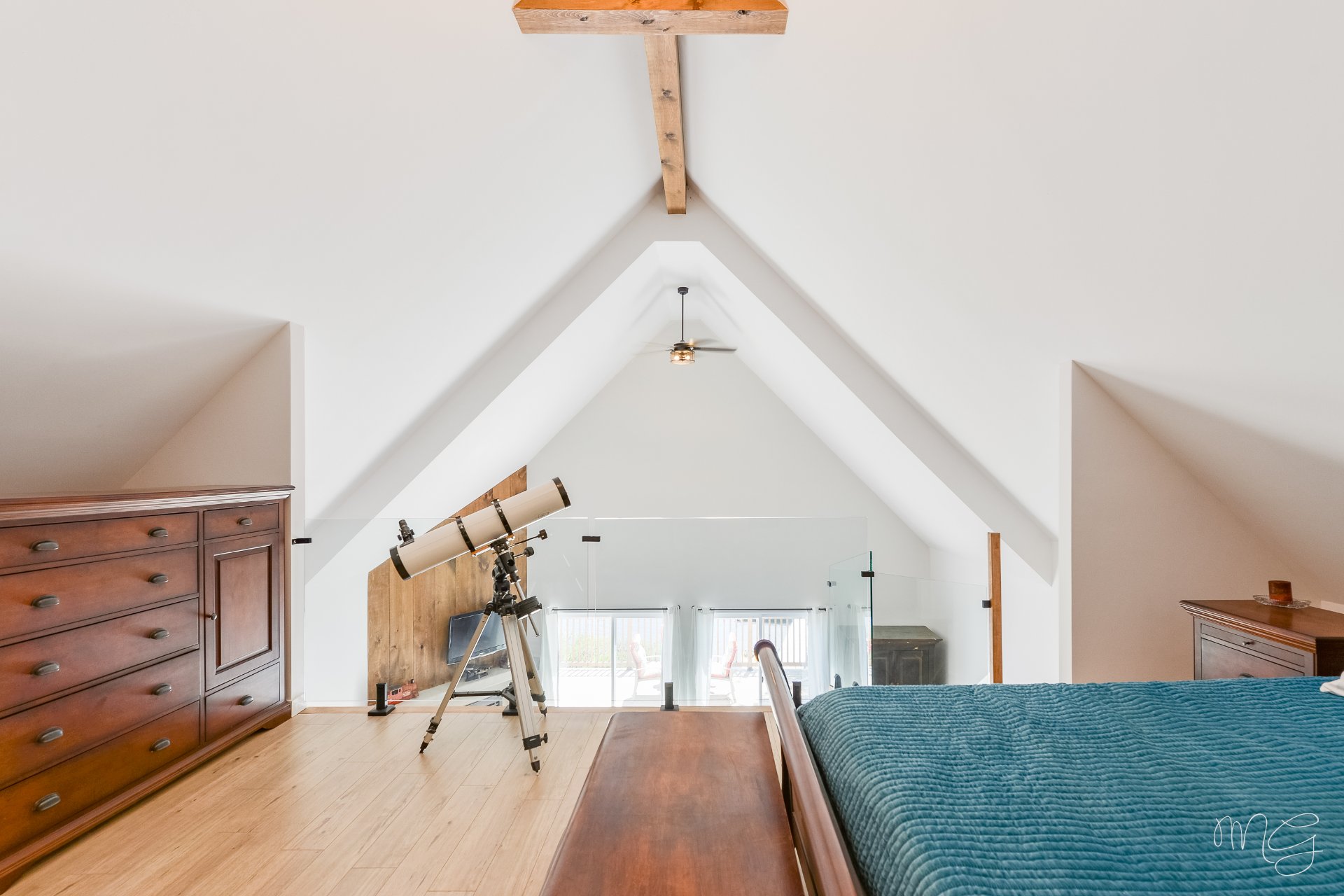 Photo - Mezzanine