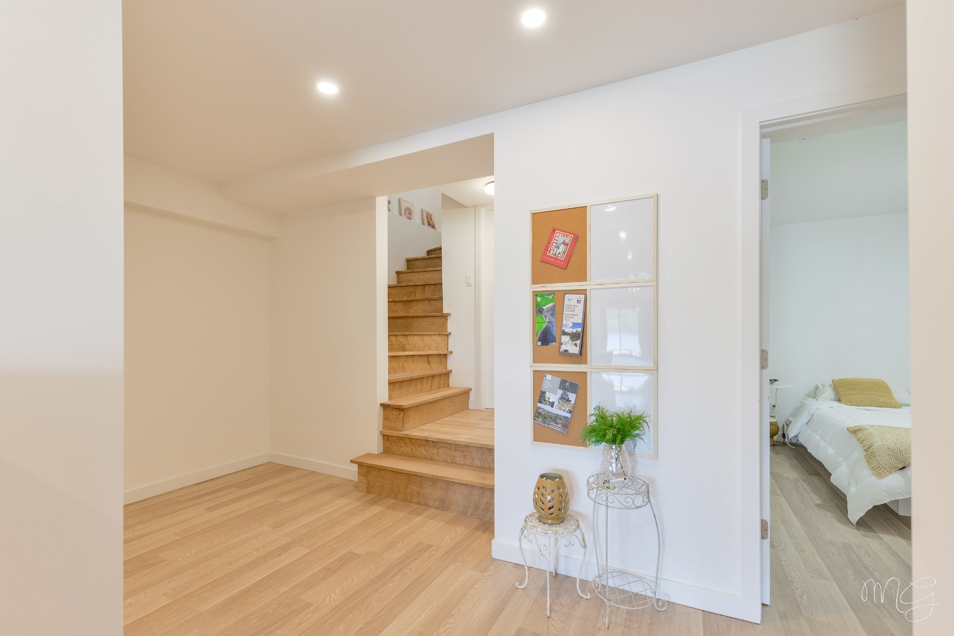 Photo - PASAGEWAY