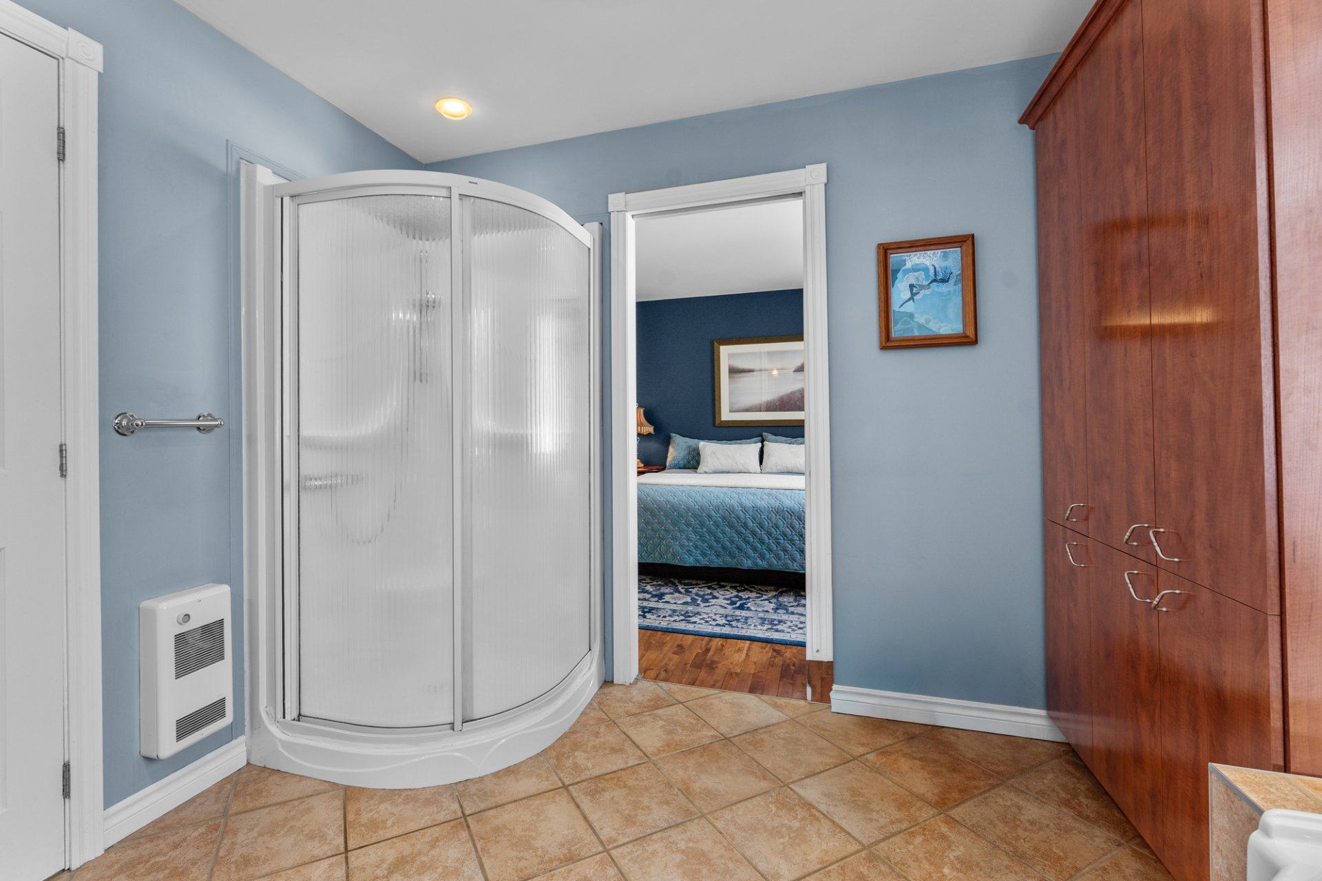 Salle de bains attenante à la CCP