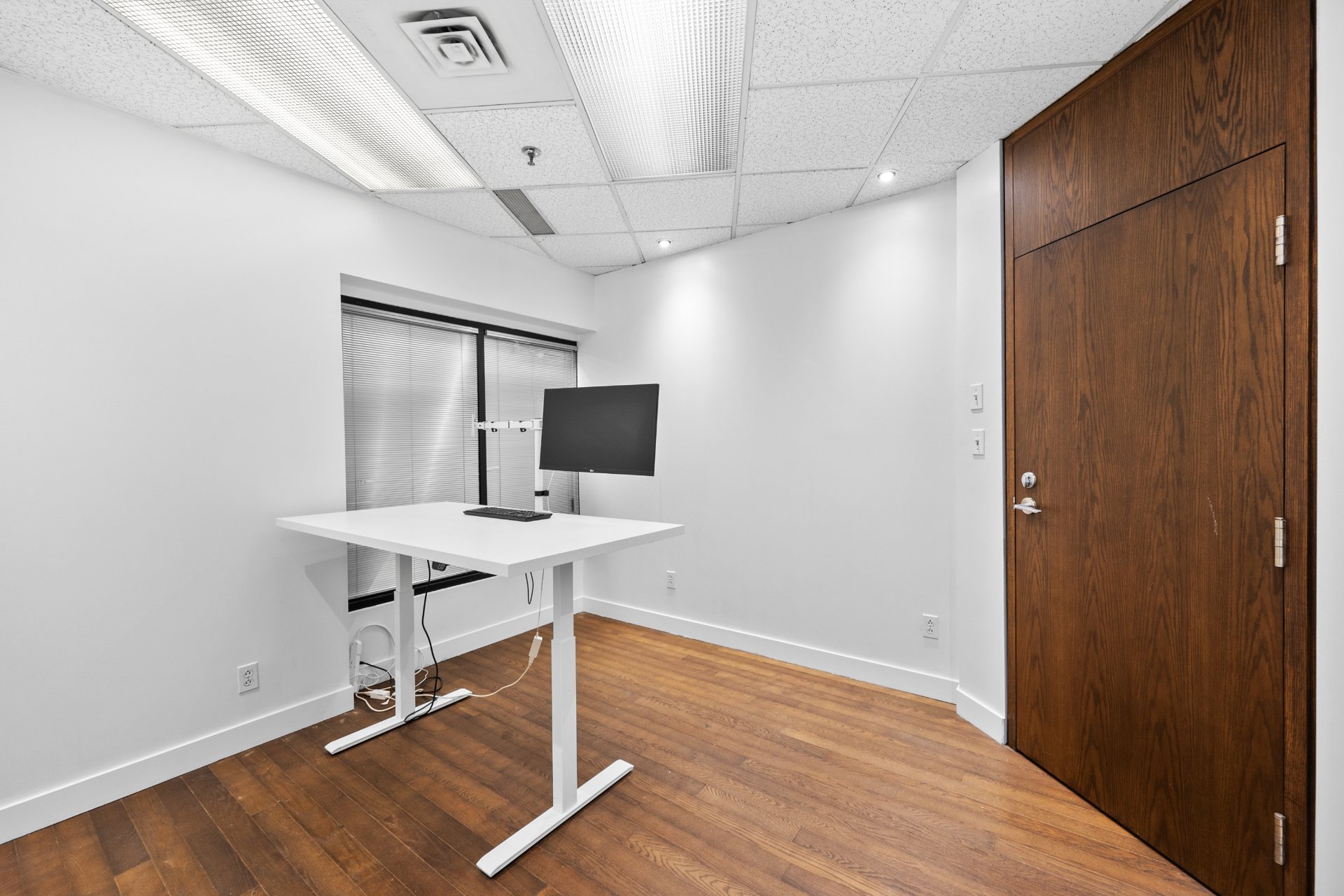 Photo - Office