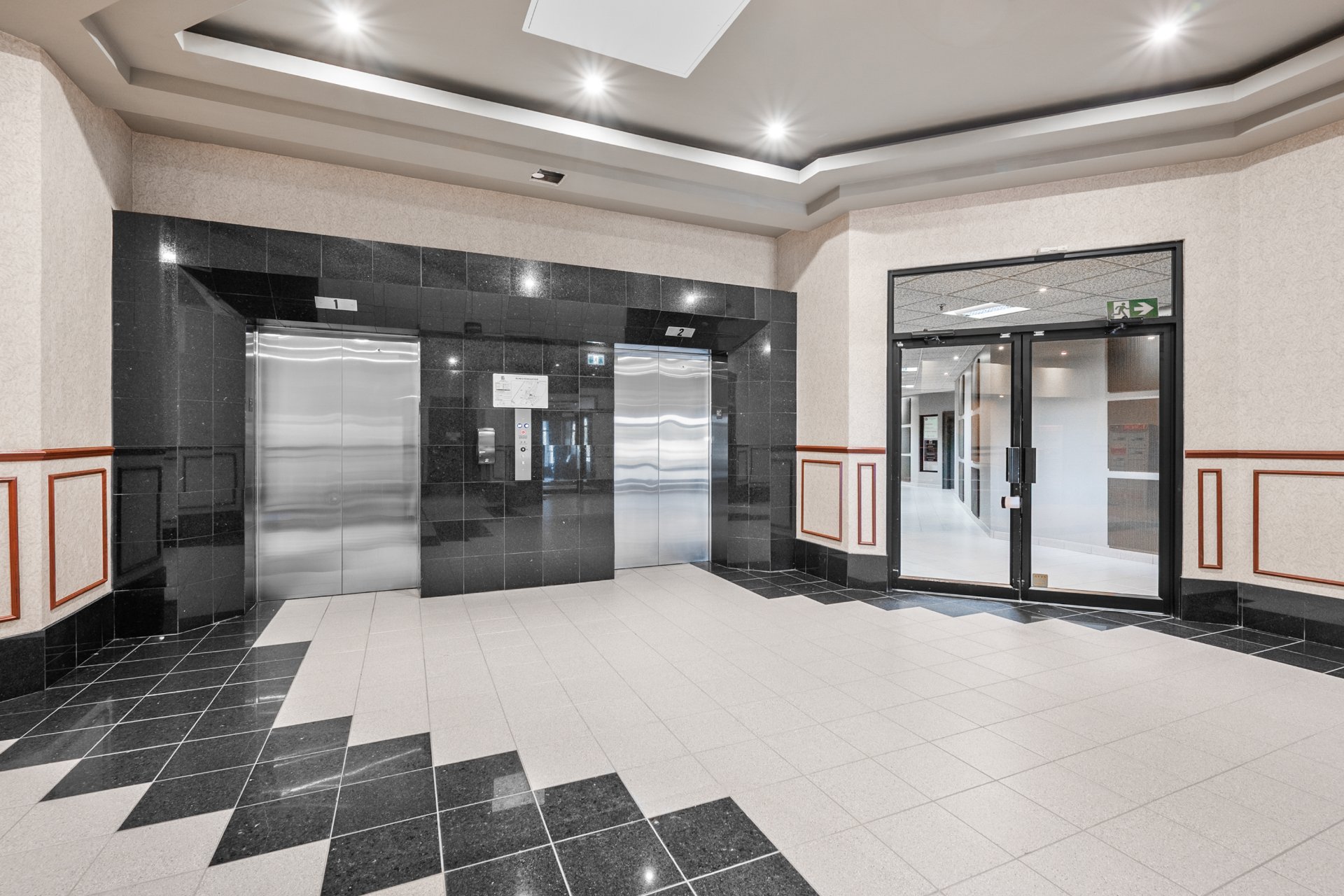 Photo - Elevator