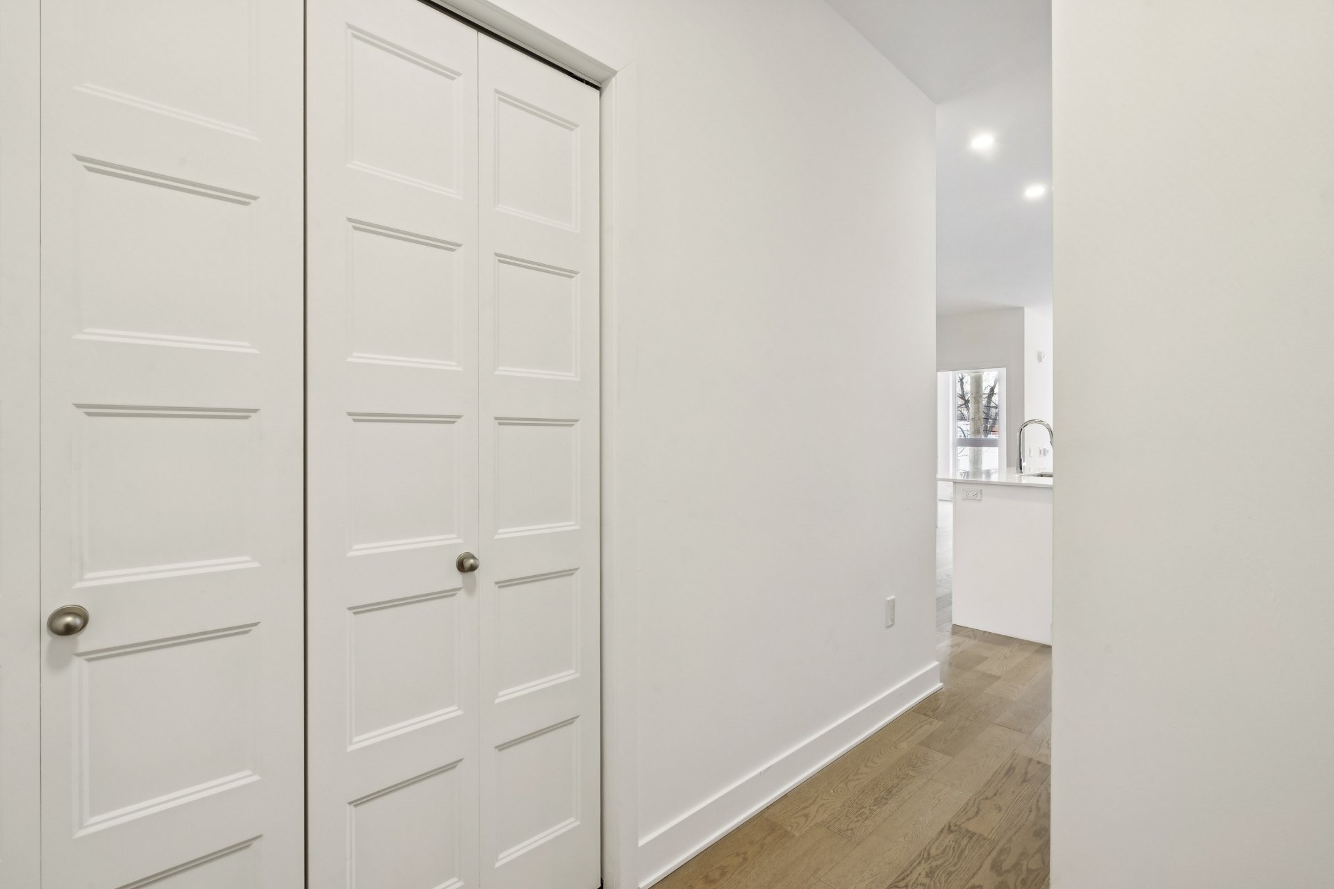 Photo - PASAGEWAY