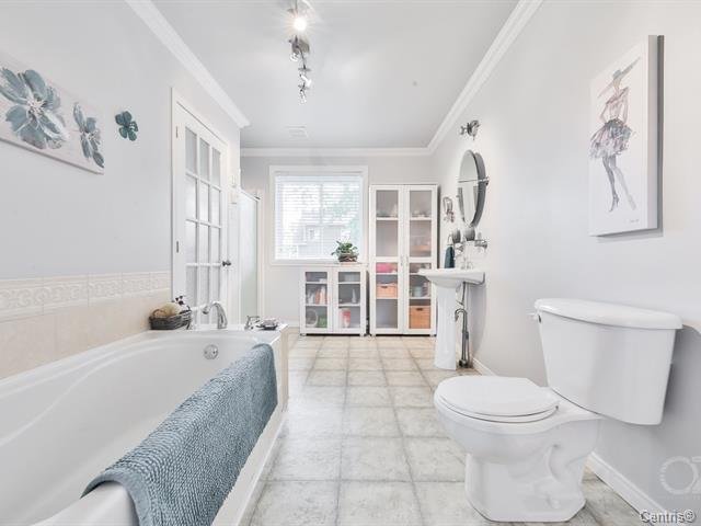 Ensuite bathroom
