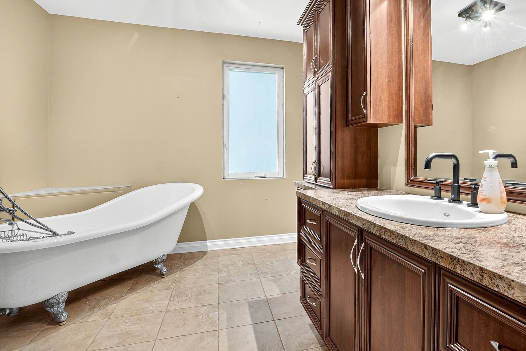 Salle de bains attenante à la CCP