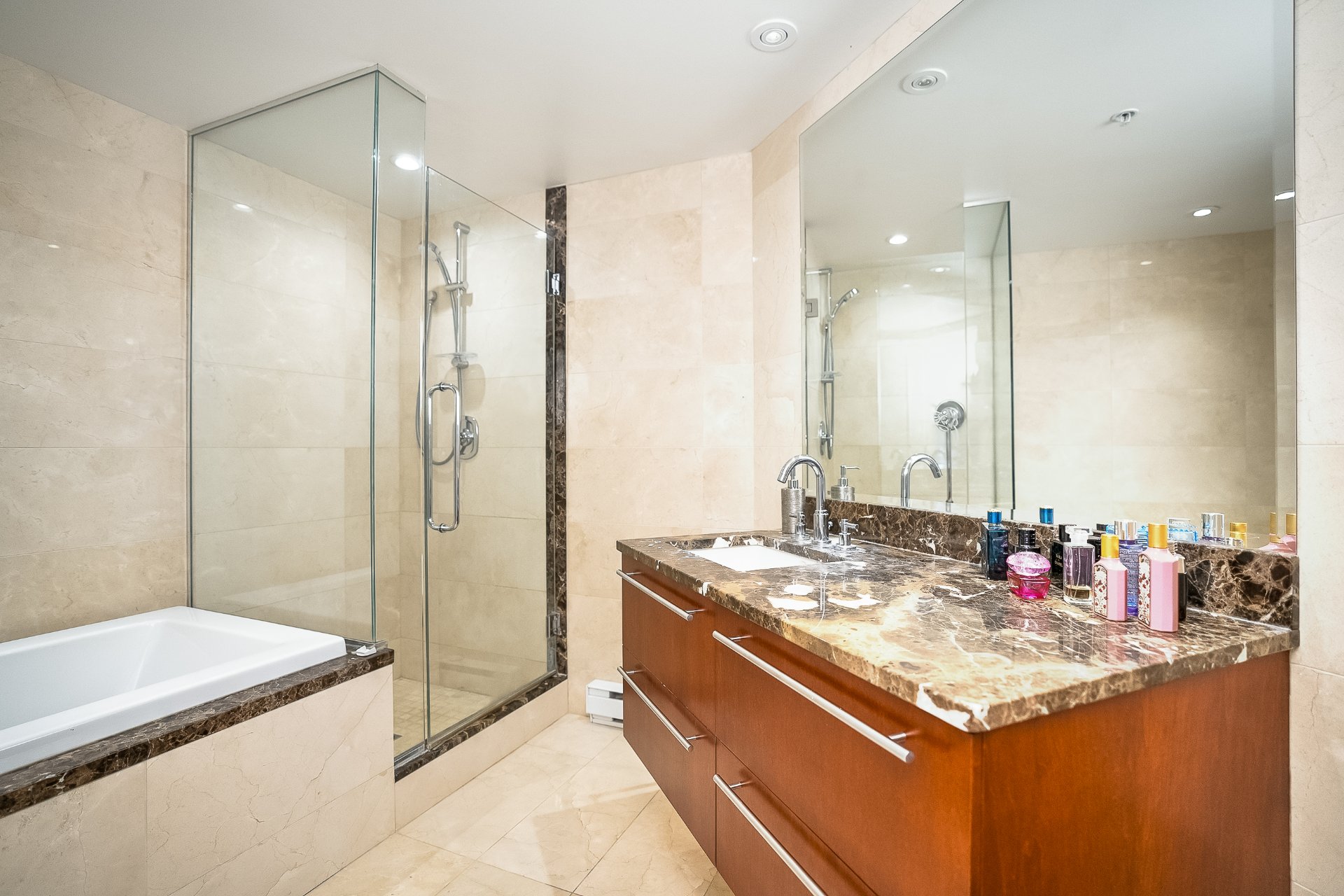 Photo - Ensuite bathroom