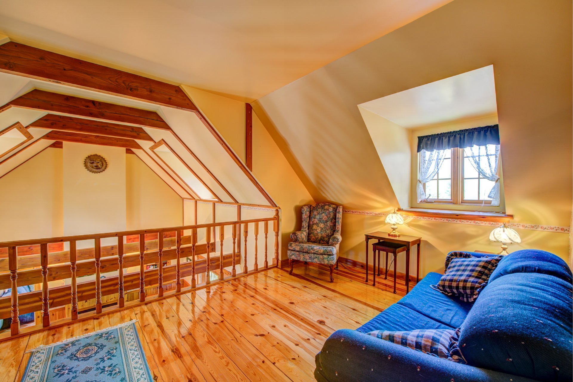 Photo - Mezzanine