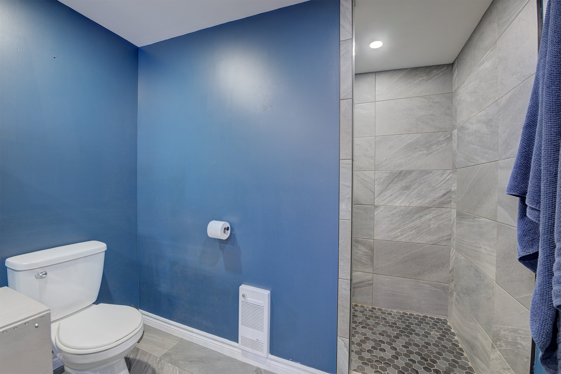 Photo - Salle de bains attenante à la CCP