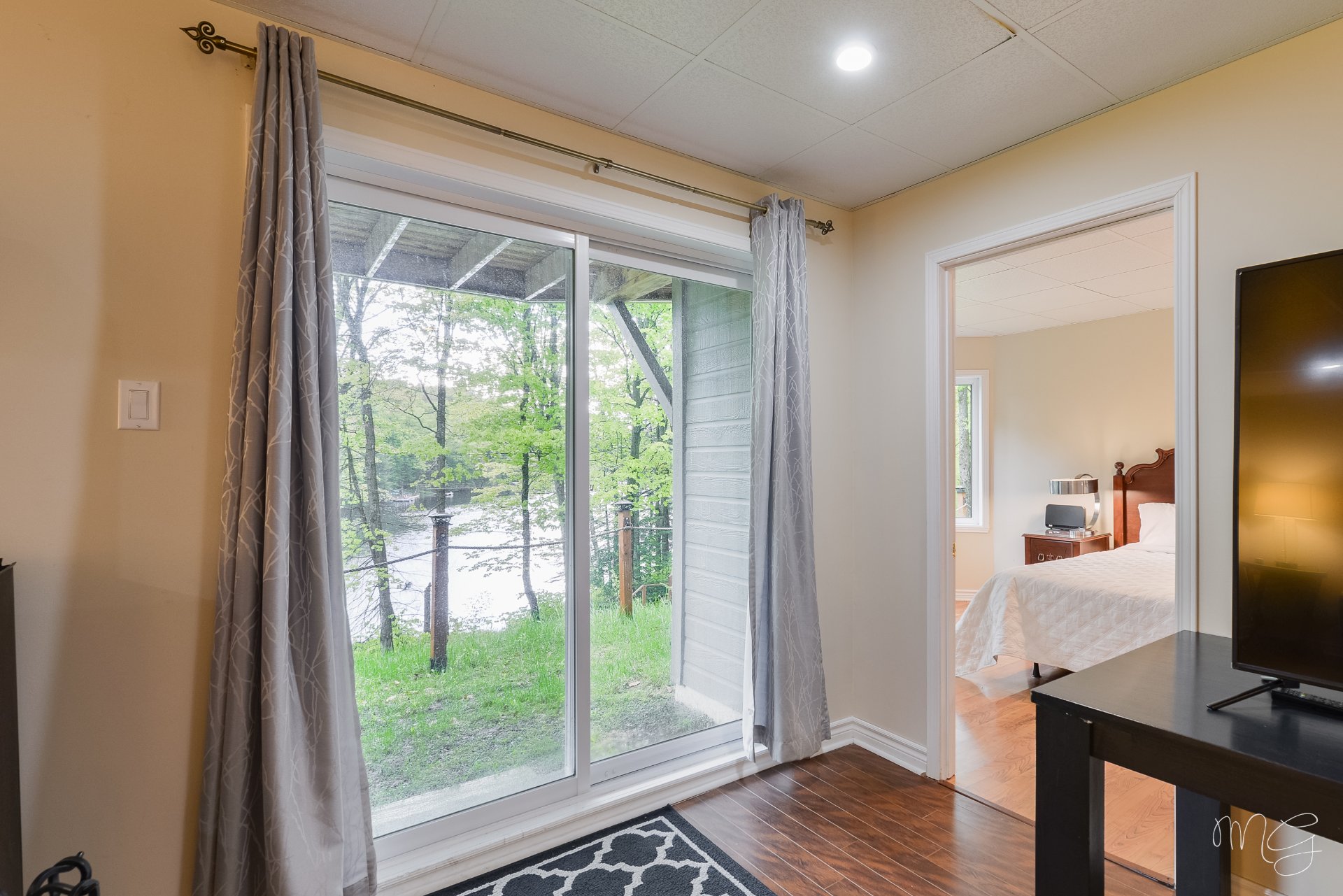 Photo - Vue sur l'eau