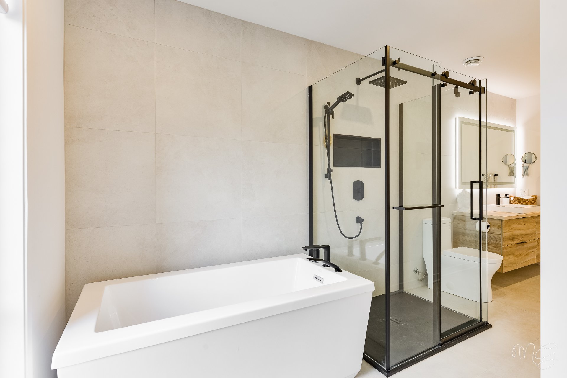 Salle de bains attenante à la CCP