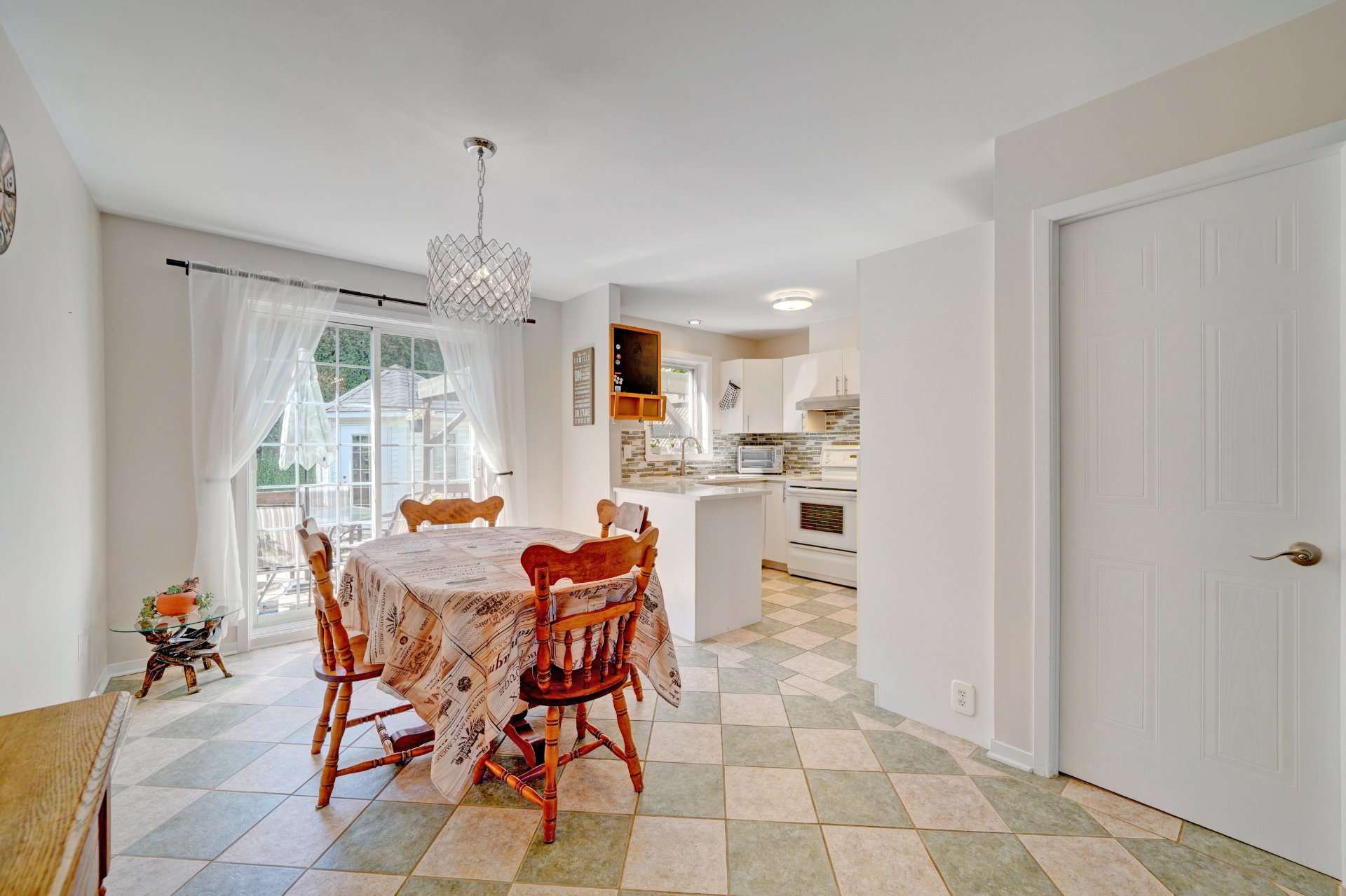 Photo - Dining room