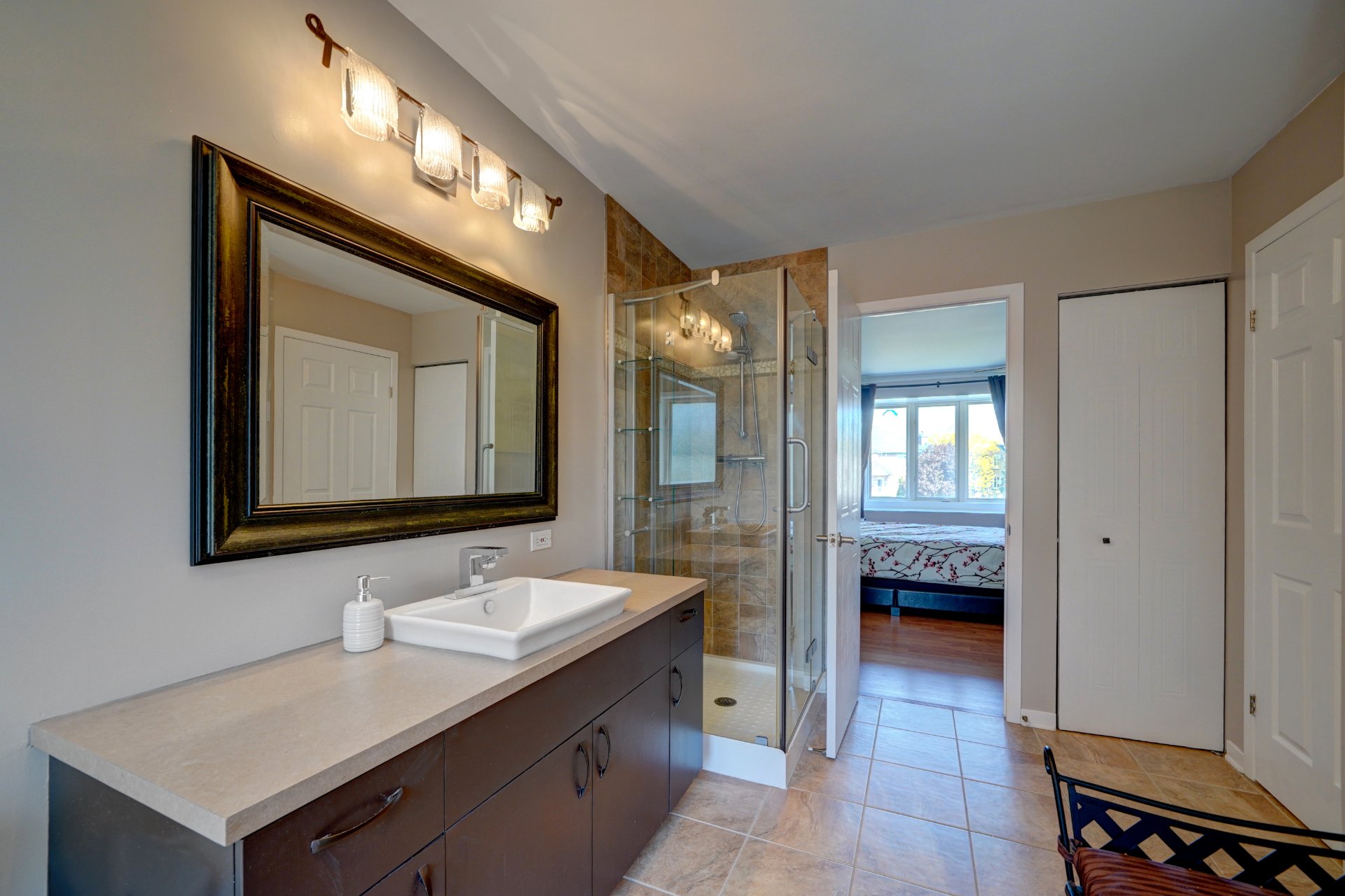Photo - Ensuite bathroom