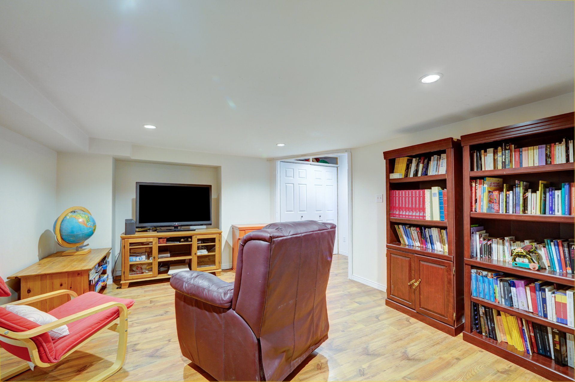 Photo - Family room