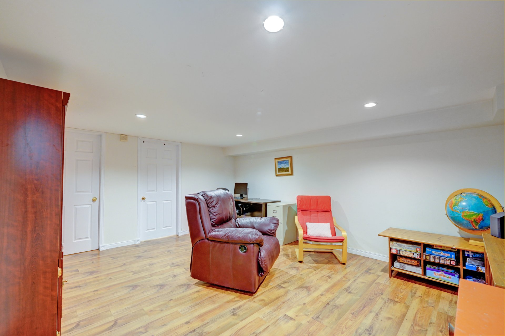 Photo - Family room