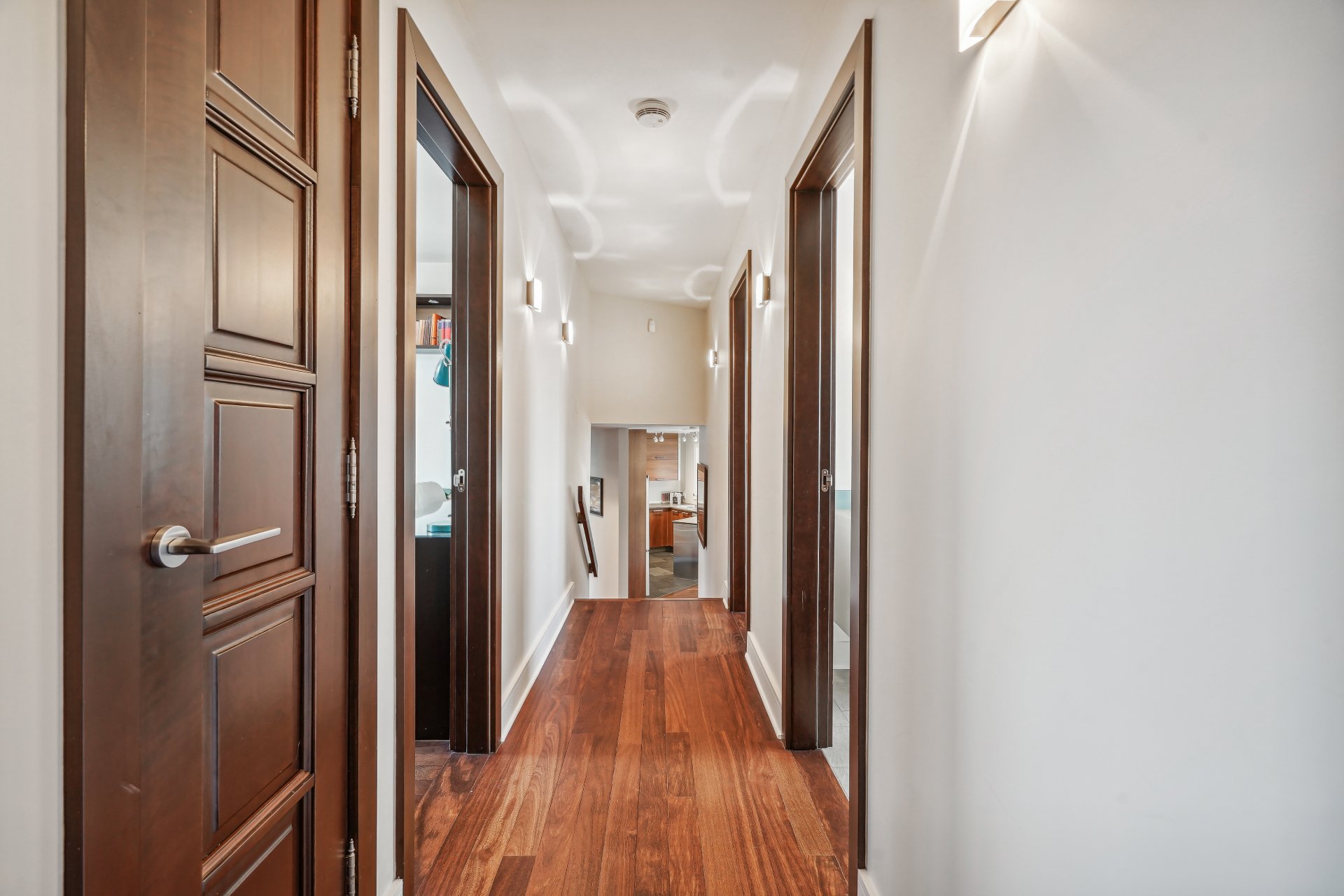 Photo - PASAGEWAY
