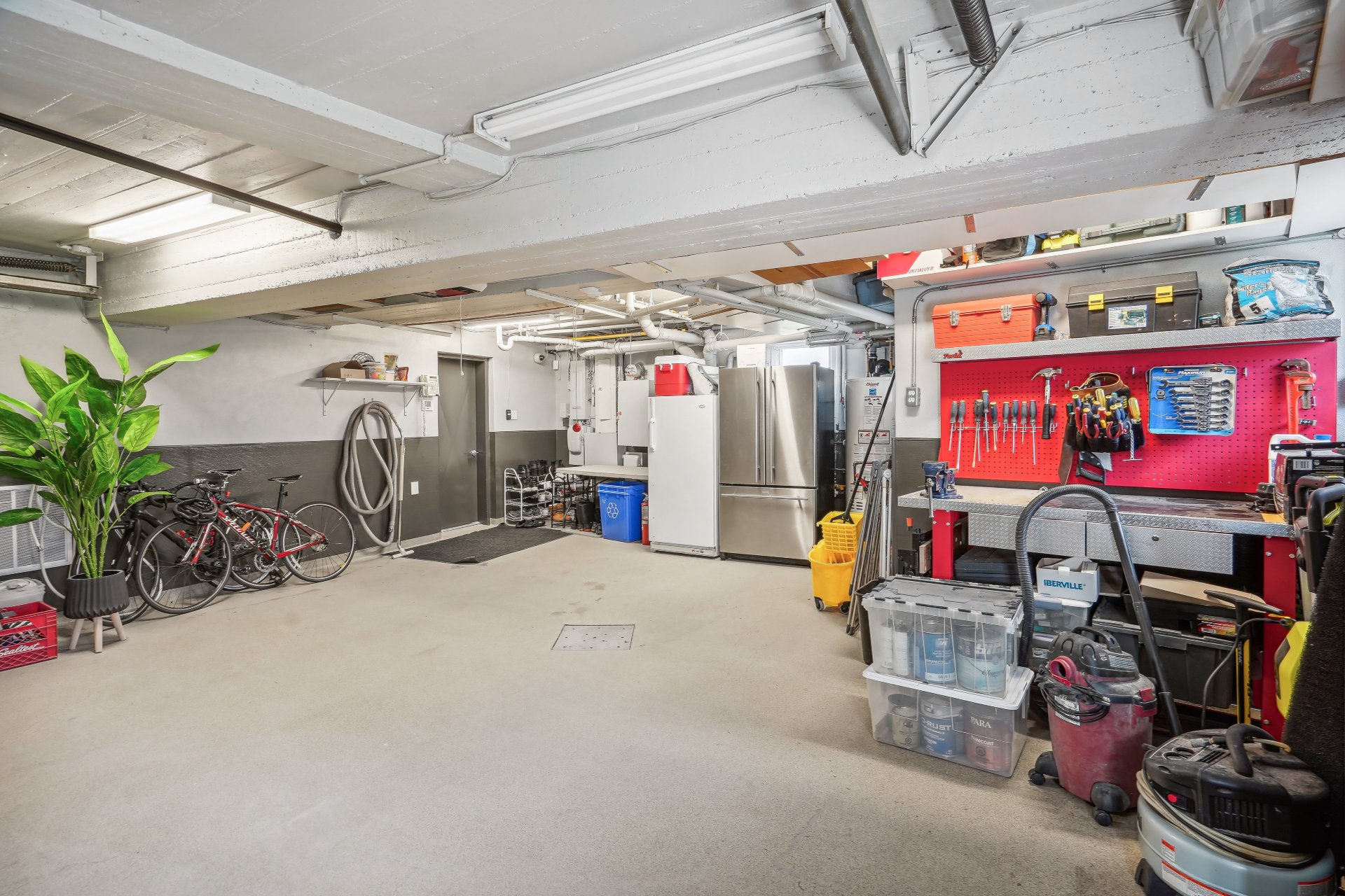 Photo - Garage
