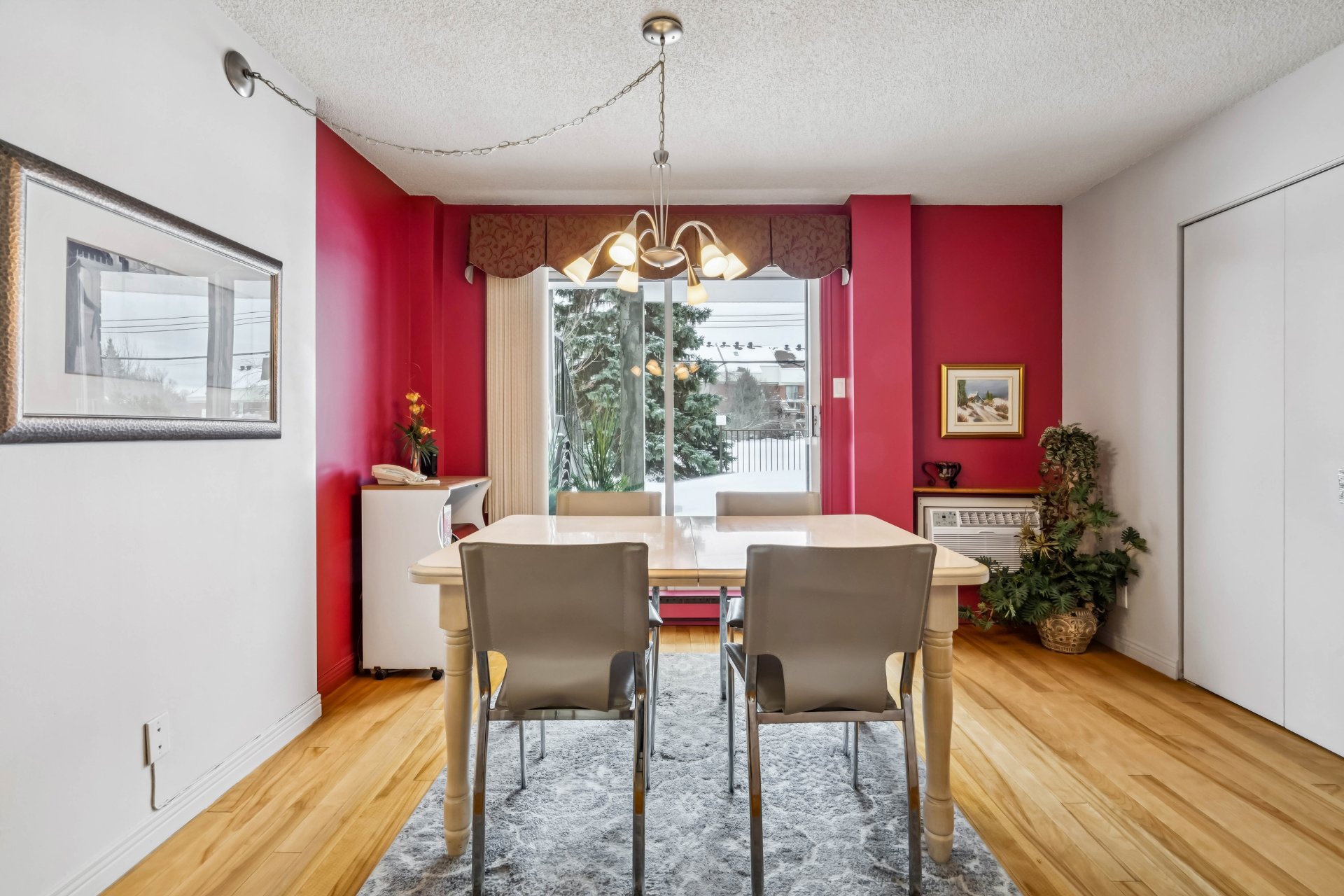 Photo - Salle à manger