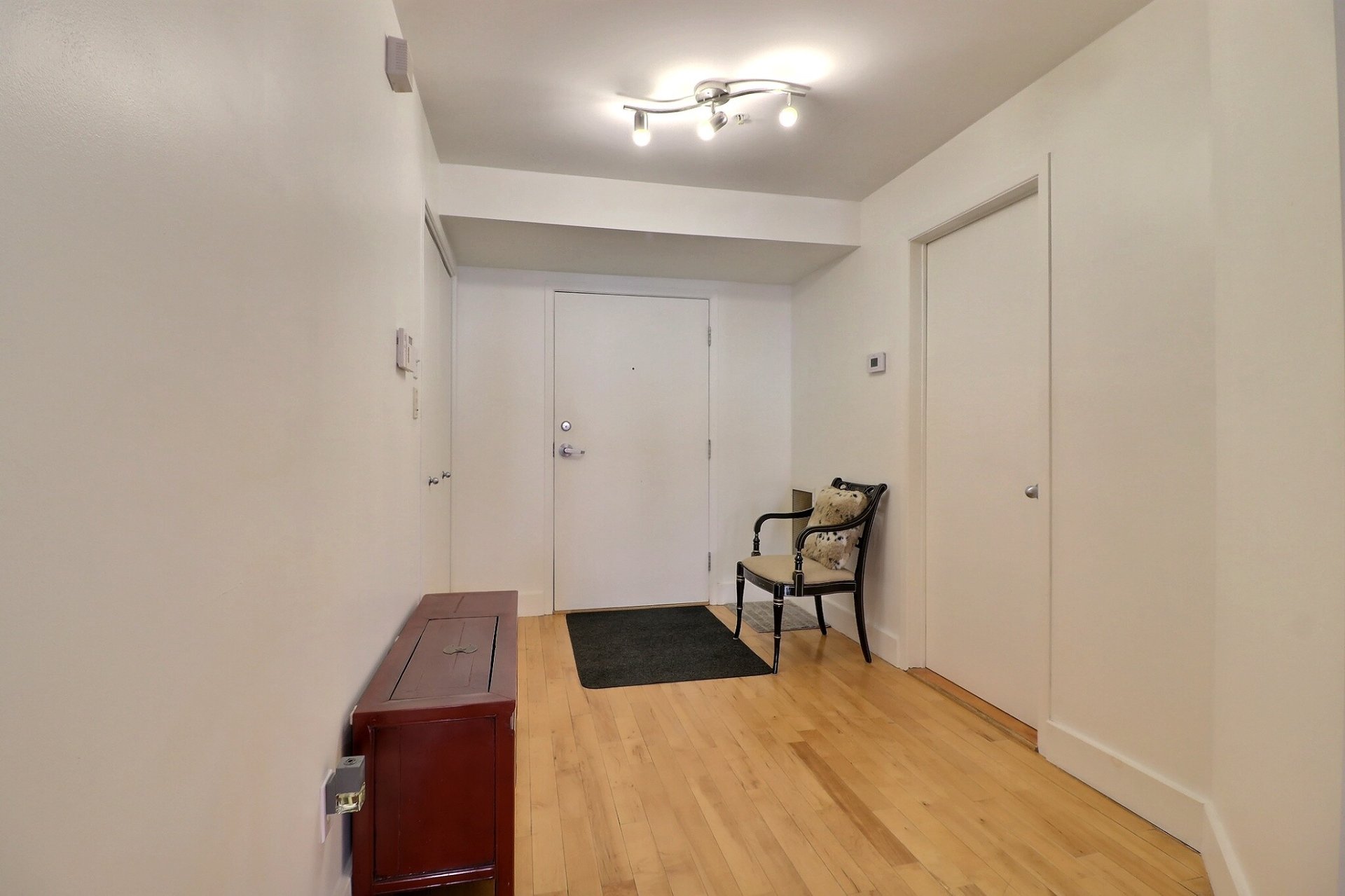 Photo - Hallway