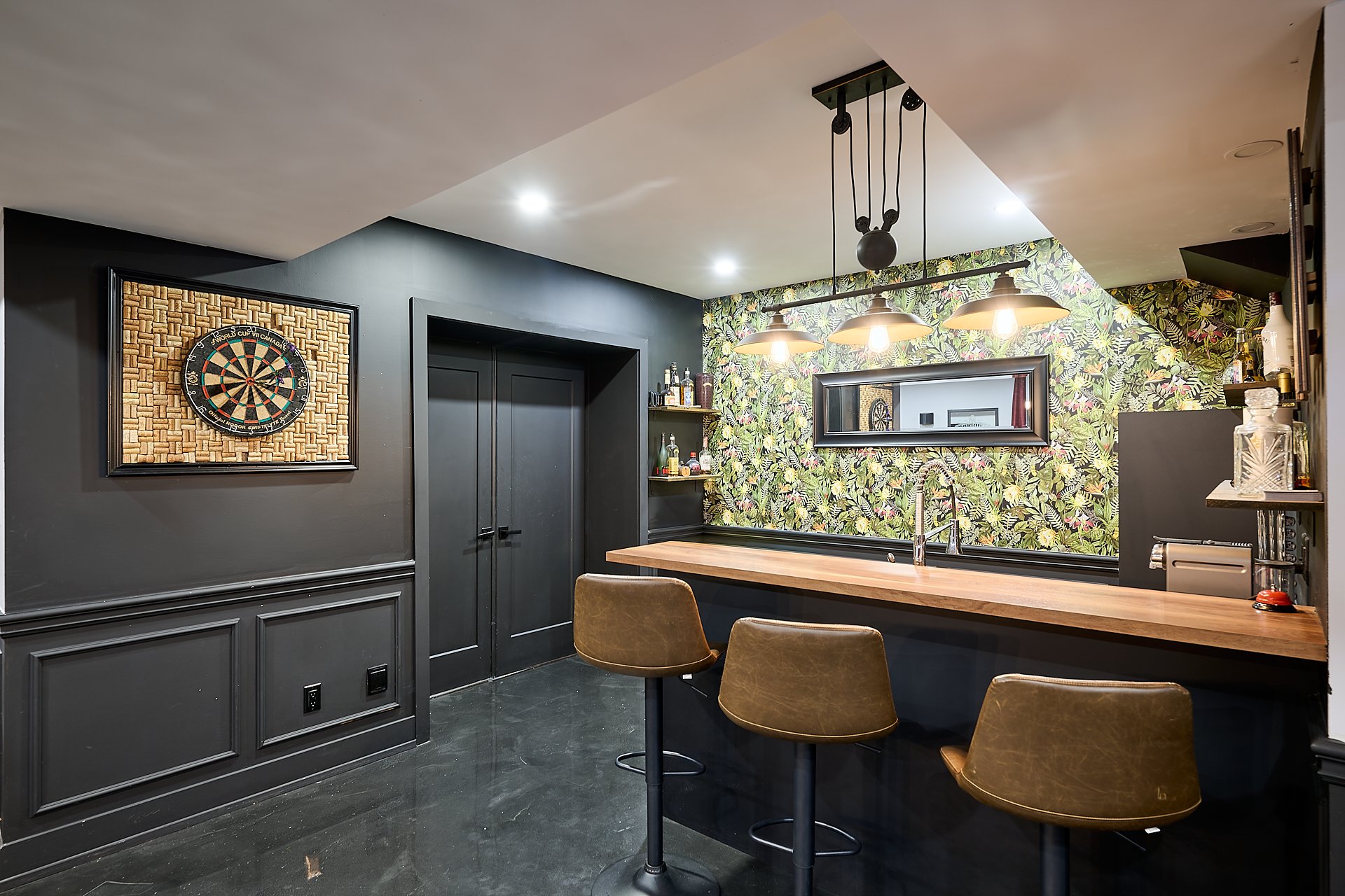Photo - Bar