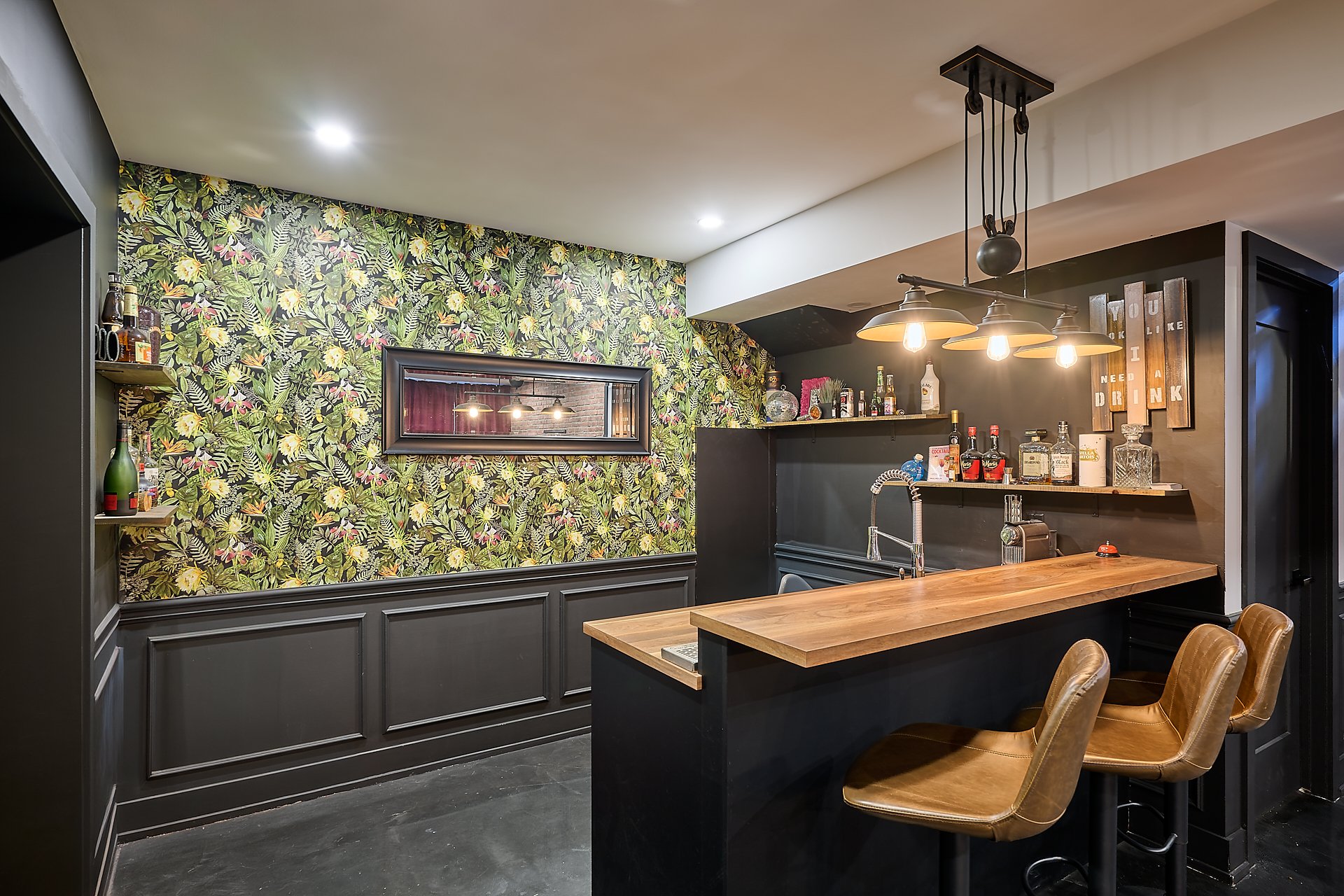 Photo - Bar