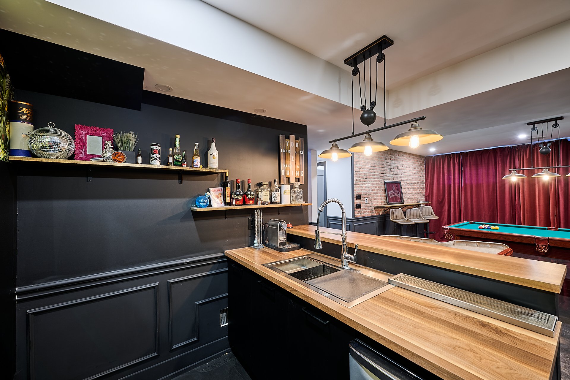 Photo - Bar