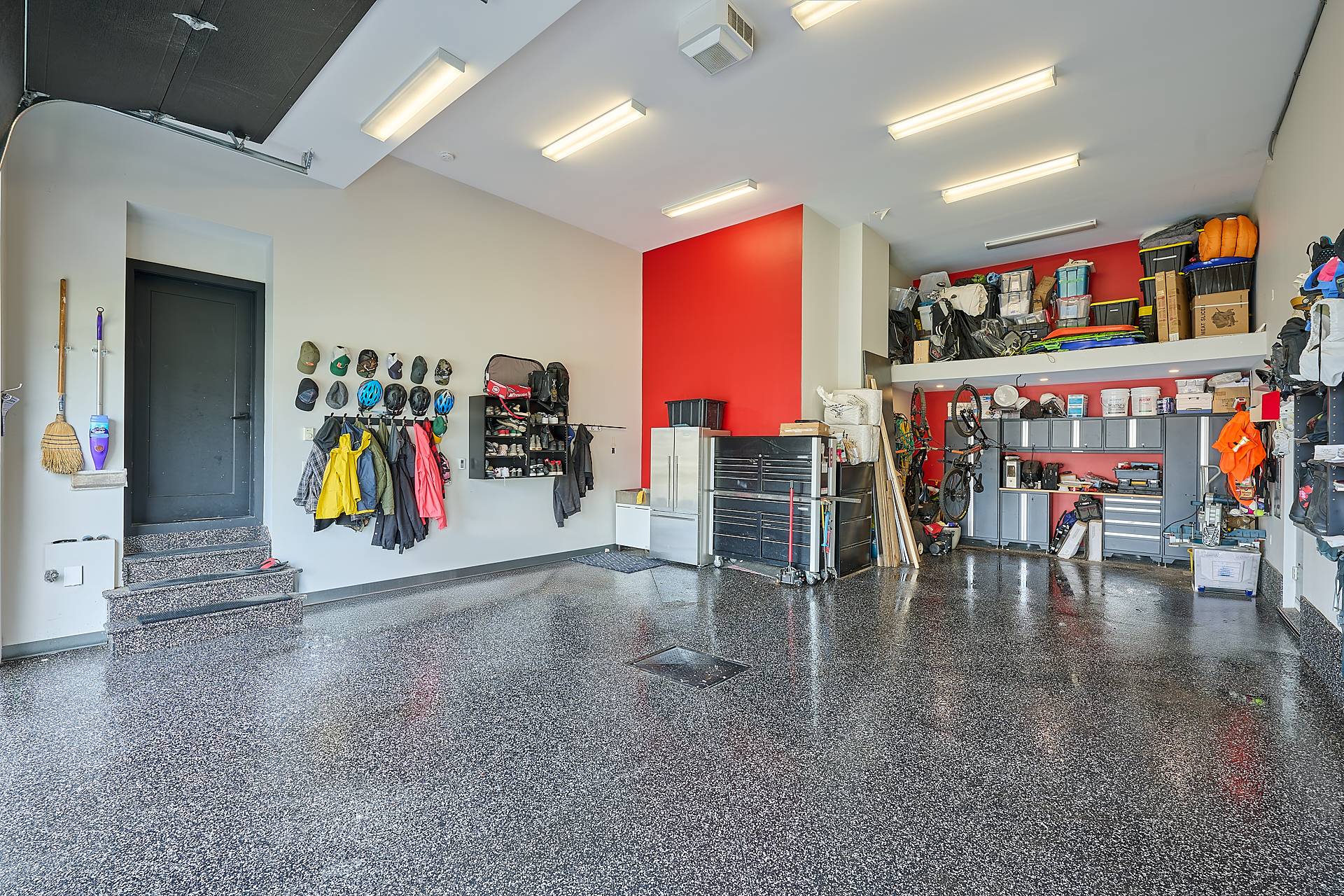 Photo - Garage