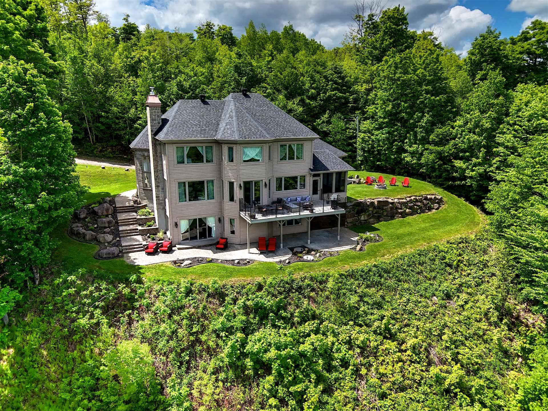 Maison à étages à vendre, Saint-Sauveur