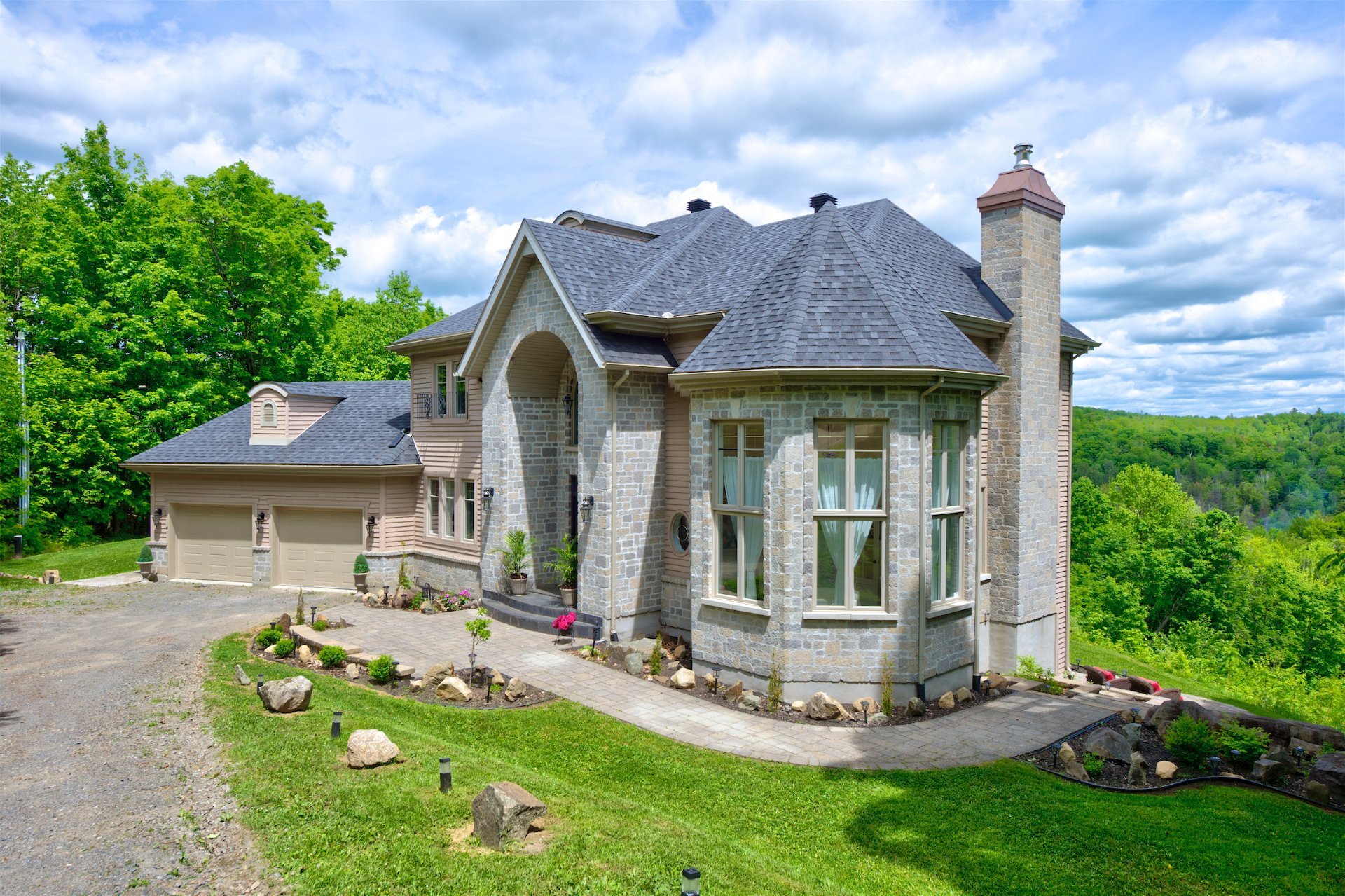 Maison à étages à vendre, Saint-Sauveur