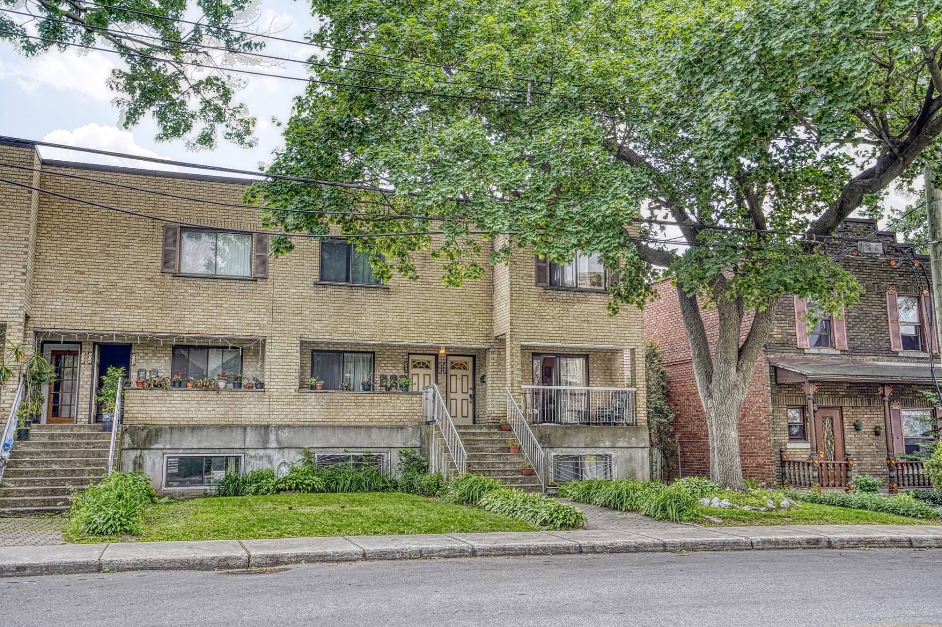 Photo - Frontage