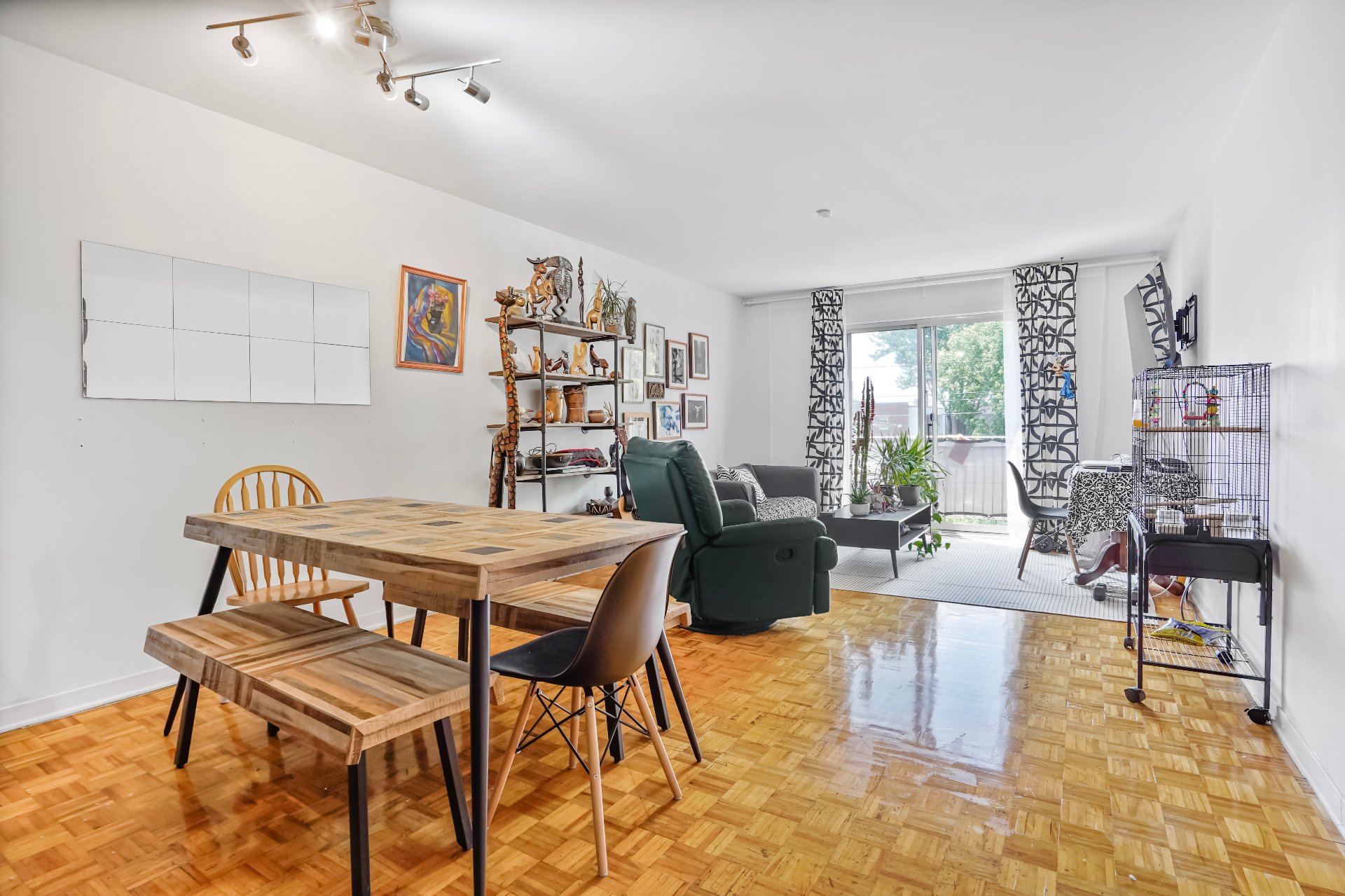 Photo - Dining room