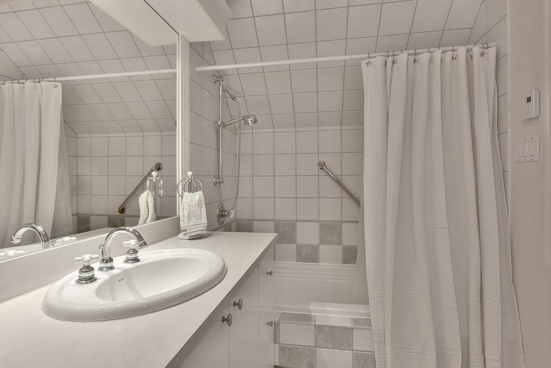 Salle de bains attenante à la CCP