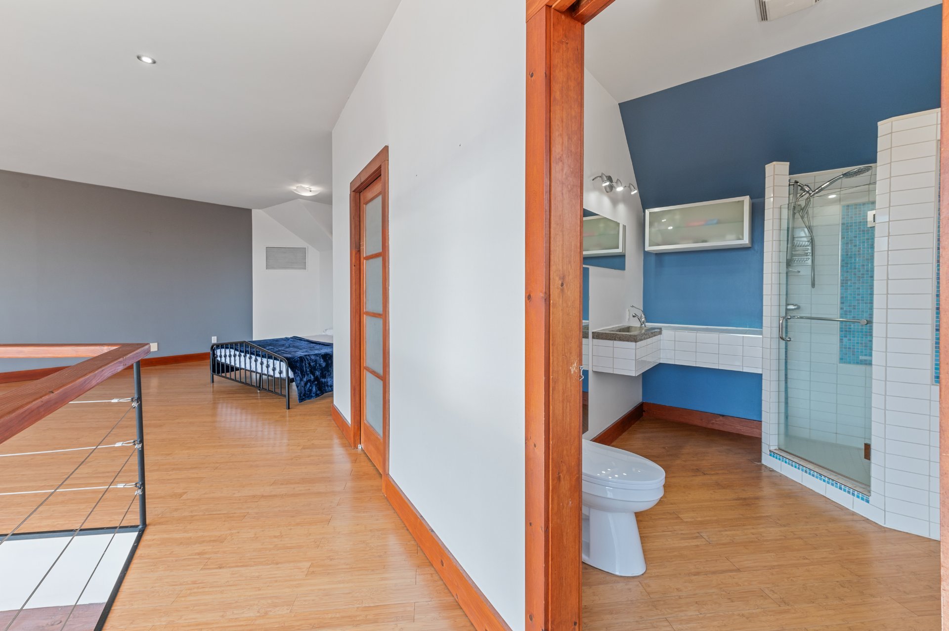 Photo - Ensuite bathroom